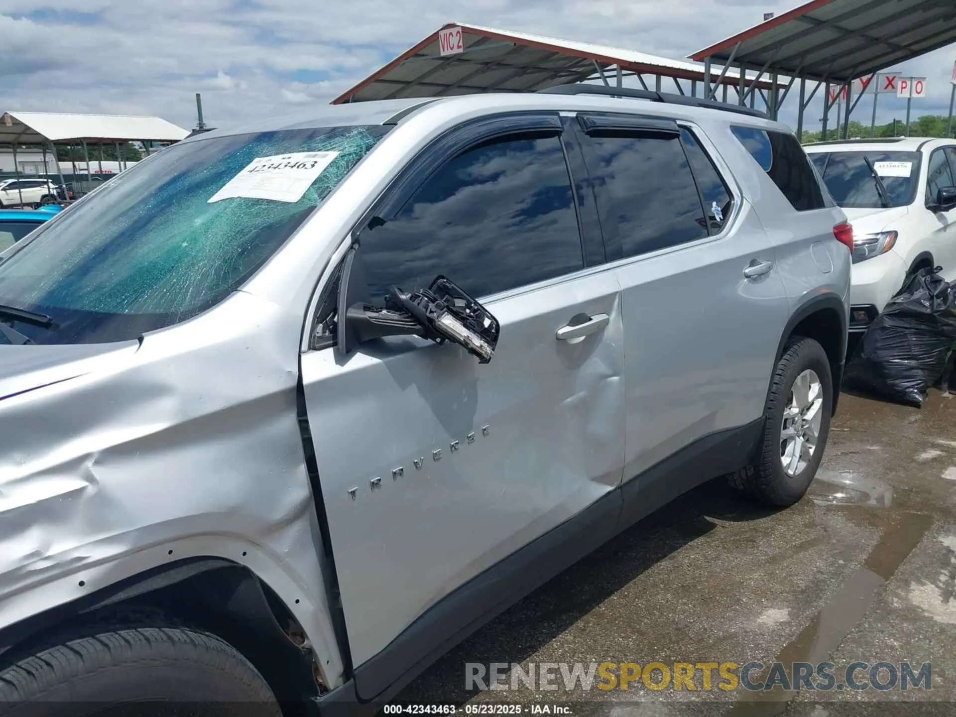 18 Photograph of a damaged car 1GNERGKW4MJ174070 CHEVROLET TRAVERSE 2021