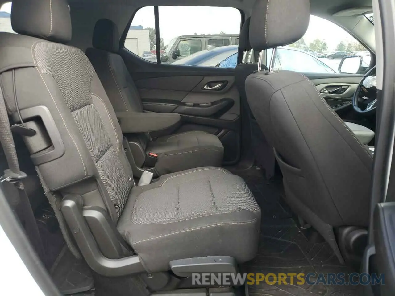 11 Photograph of a damaged car 1GNERGKW4MJ180564 CHEVROLET TRAVERSE 2021