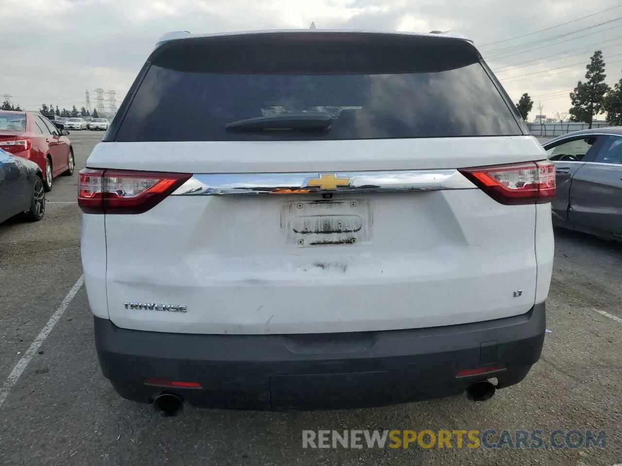 6 Photograph of a damaged car 1GNERGKW4MJ180564 CHEVROLET TRAVERSE 2021