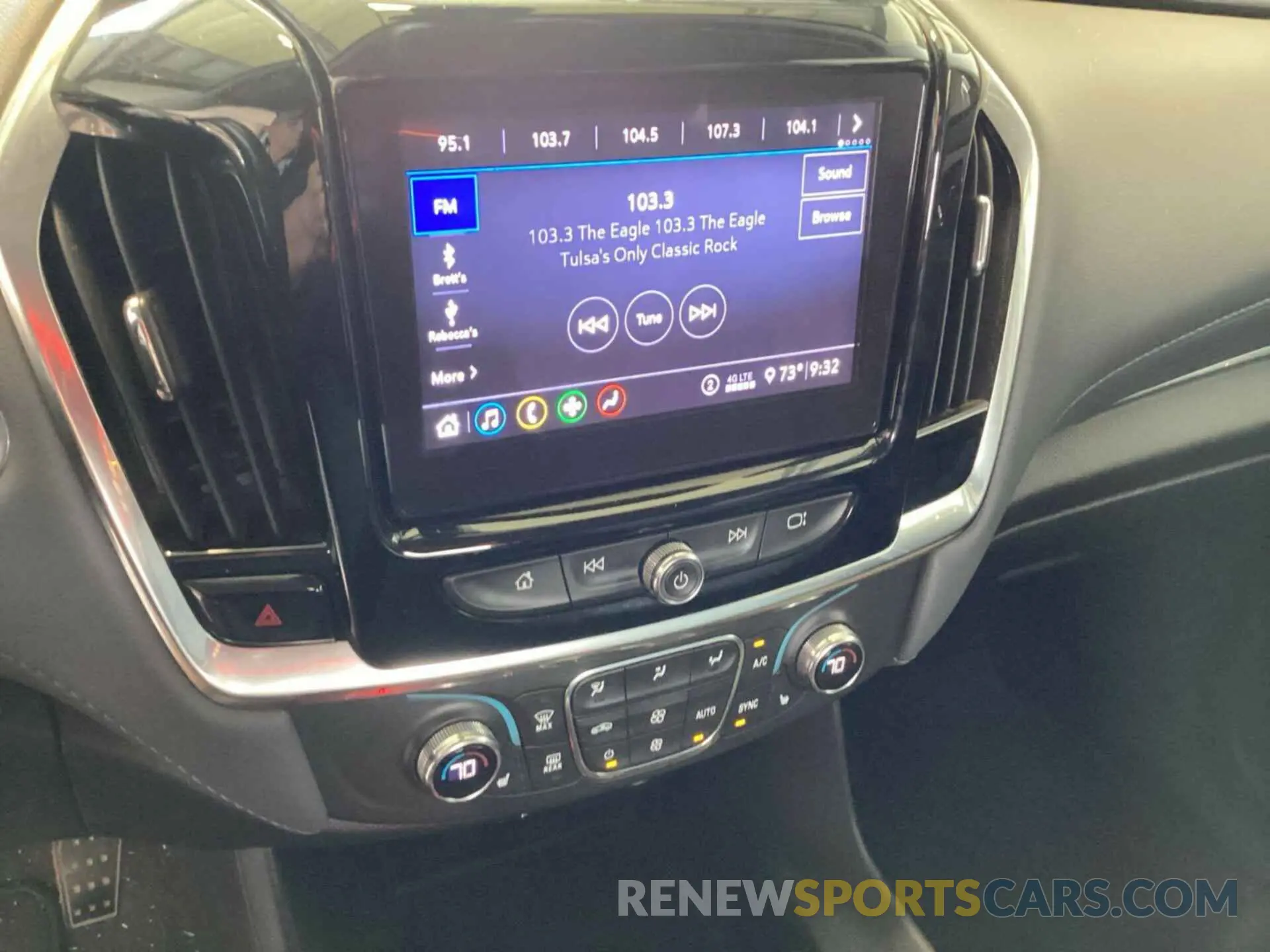 10 Photograph of a damaged car 1GNERGKW4MJ181360 CHEVROLET TRAVERSE 2021