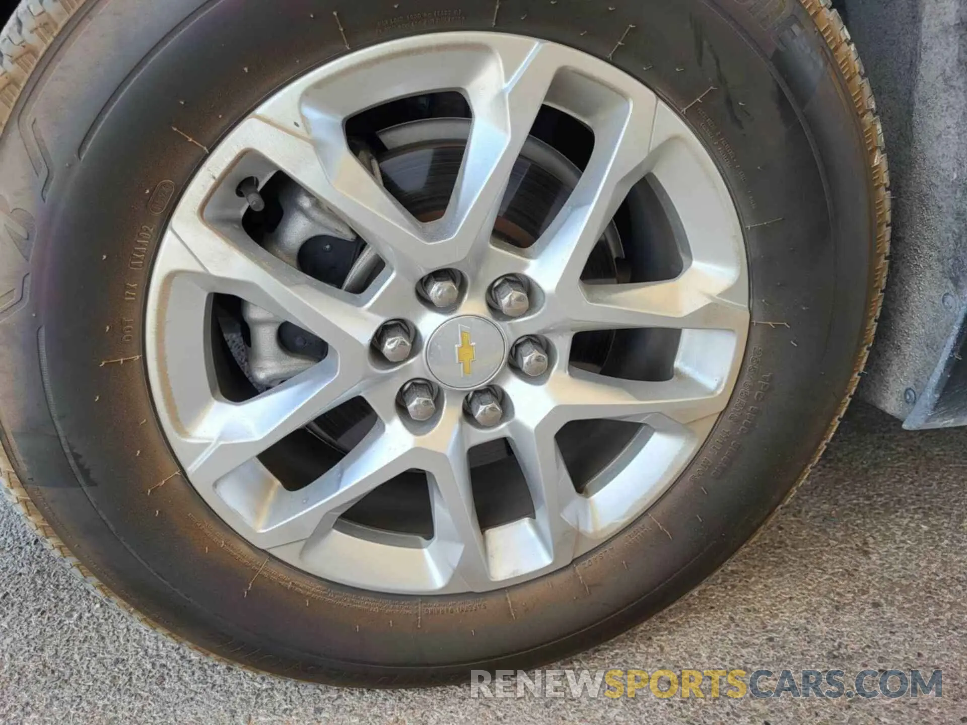 10 Photograph of a damaged car 1GNERGKW4MJ182010 CHEVROLET TRAVERSE 2021