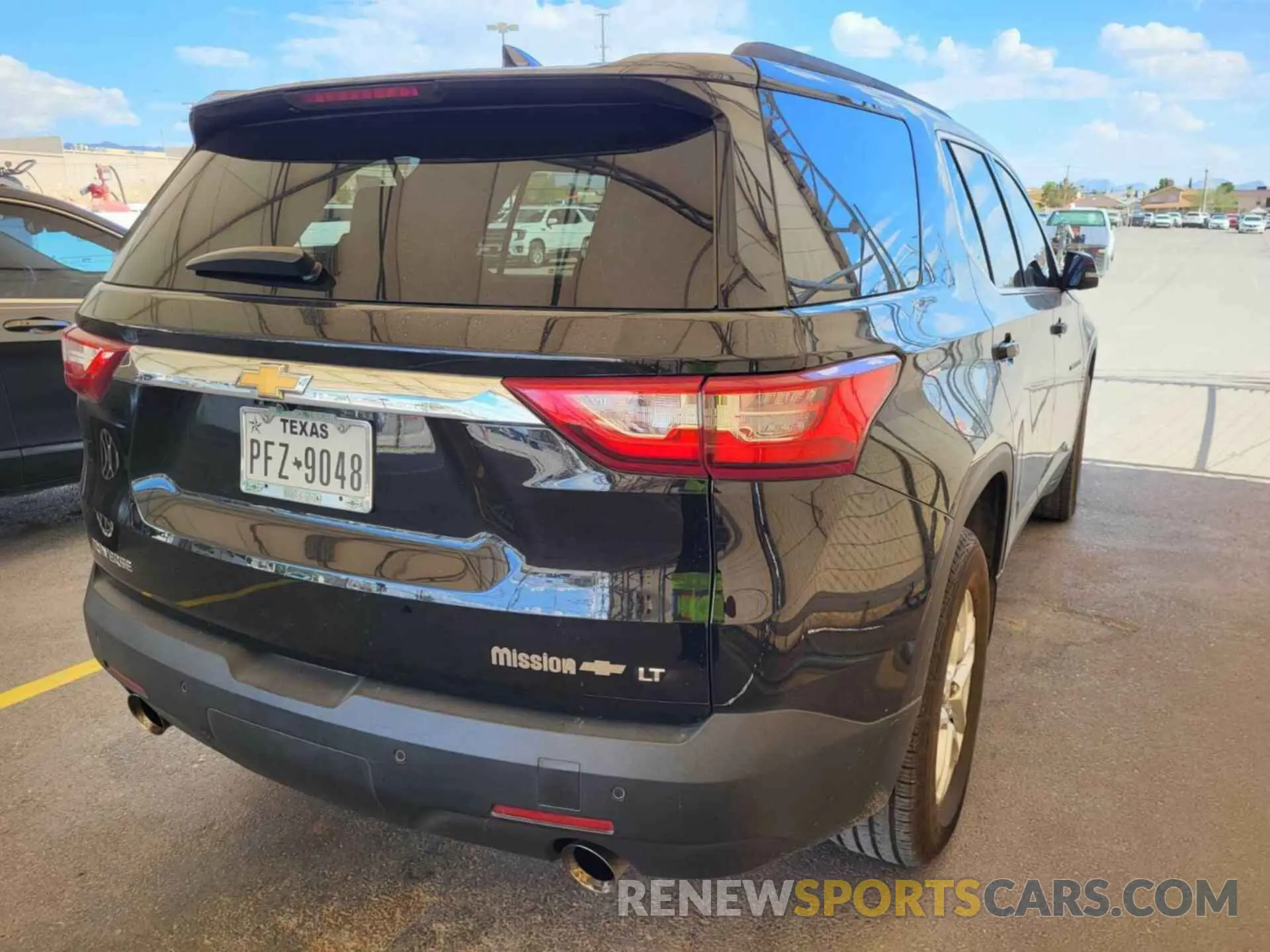 8 Photograph of a damaged car 1GNERGKW4MJ182010 CHEVROLET TRAVERSE 2021