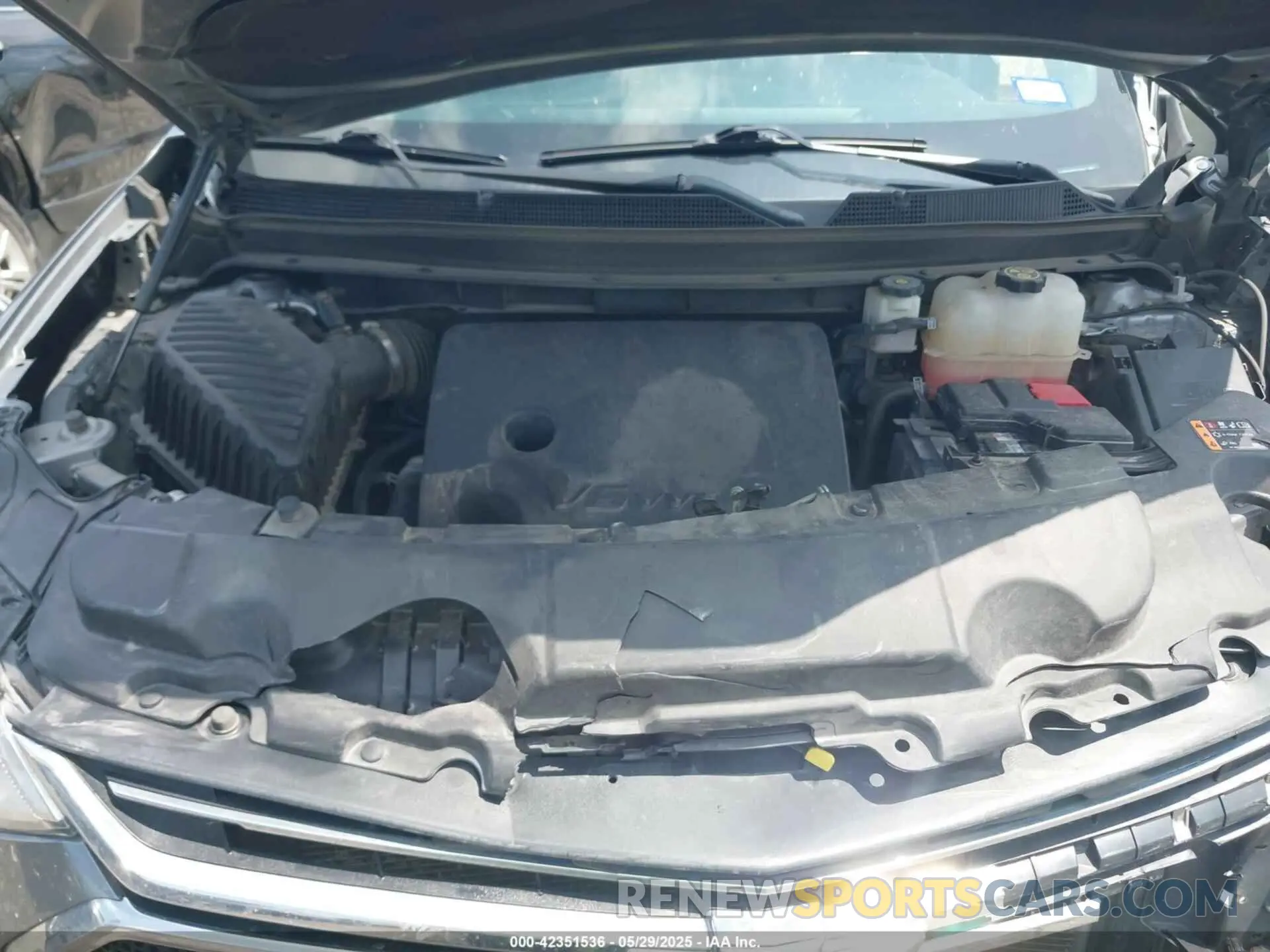 10 Photograph of a damaged car 1GNERGKW4MJ182329 CHEVROLET TRAVERSE 2021