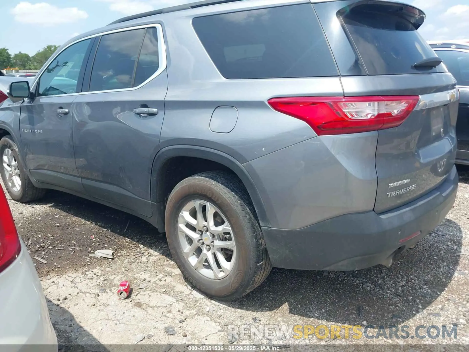 3 Photograph of a damaged car 1GNERGKW4MJ182329 CHEVROLET TRAVERSE 2021