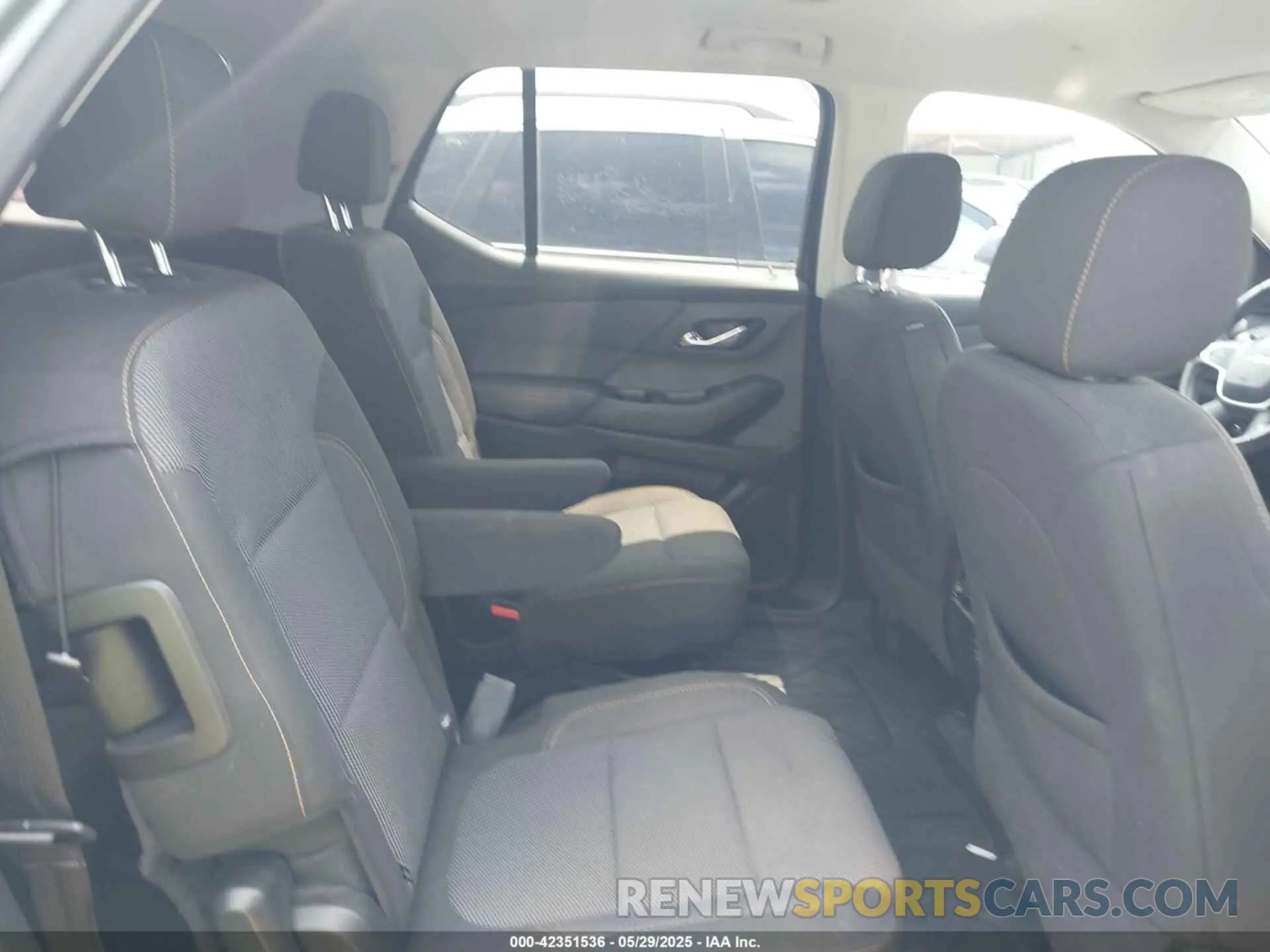 8 Photograph of a damaged car 1GNERGKW4MJ182329 CHEVROLET TRAVERSE 2021