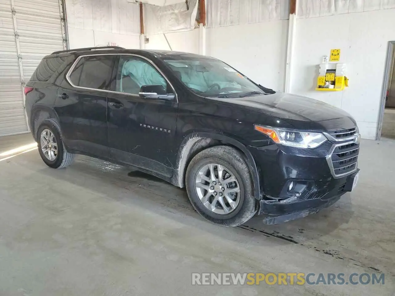 4 Photograph of a damaged car 1GNERGKW4MJ266800 CHEVROLET TRAVERSE 2021
