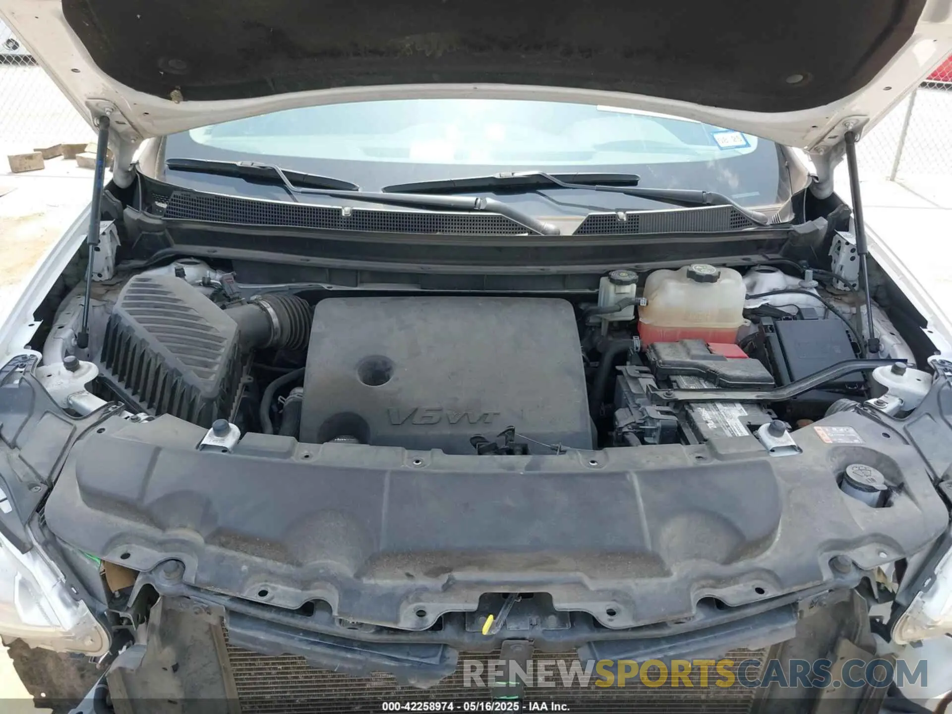 10 Photograph of a damaged car 1GNERGKW5MJ154989 CHEVROLET TRAVERSE 2021