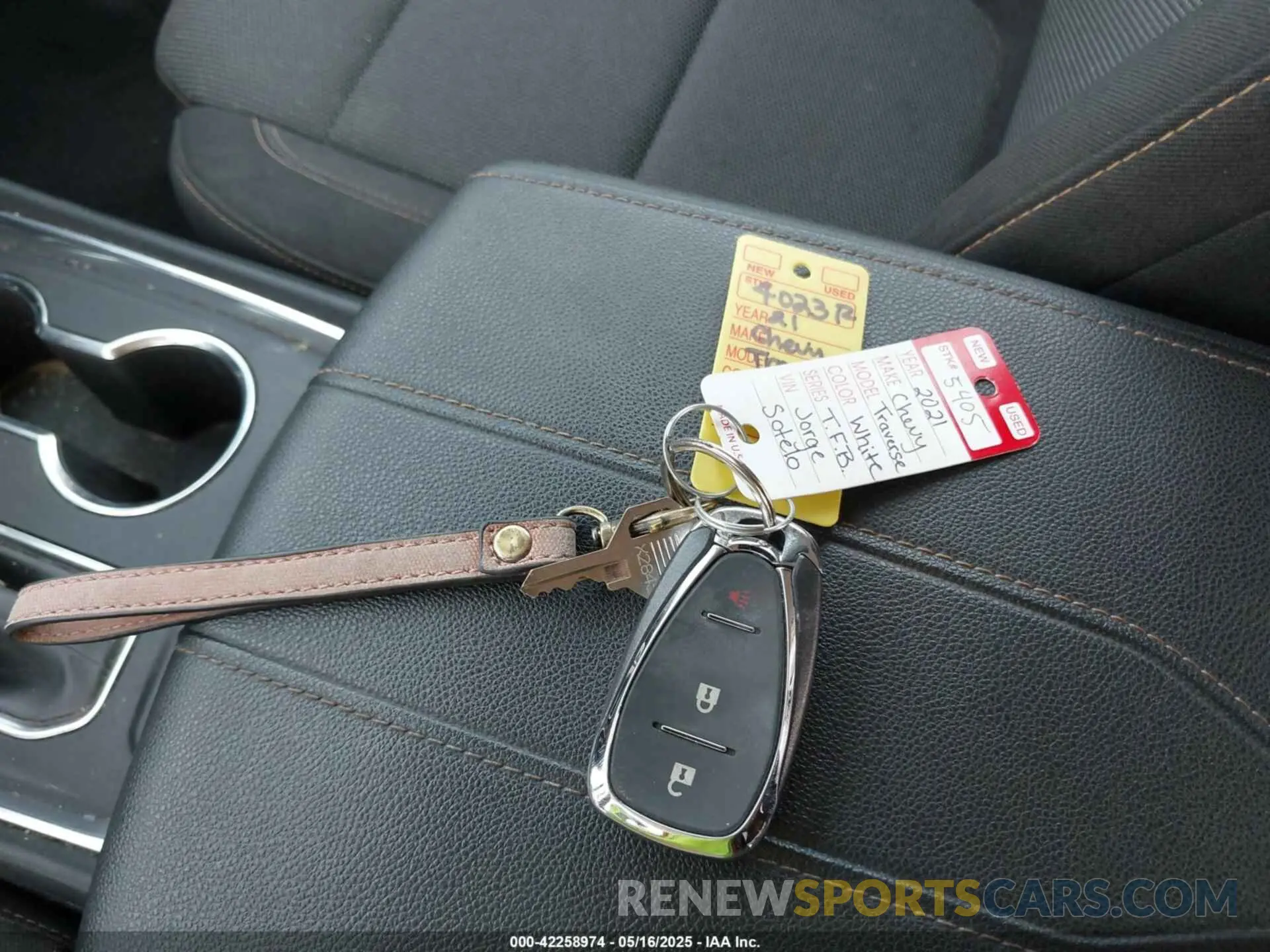 11 Photograph of a damaged car 1GNERGKW5MJ154989 CHEVROLET TRAVERSE 2021