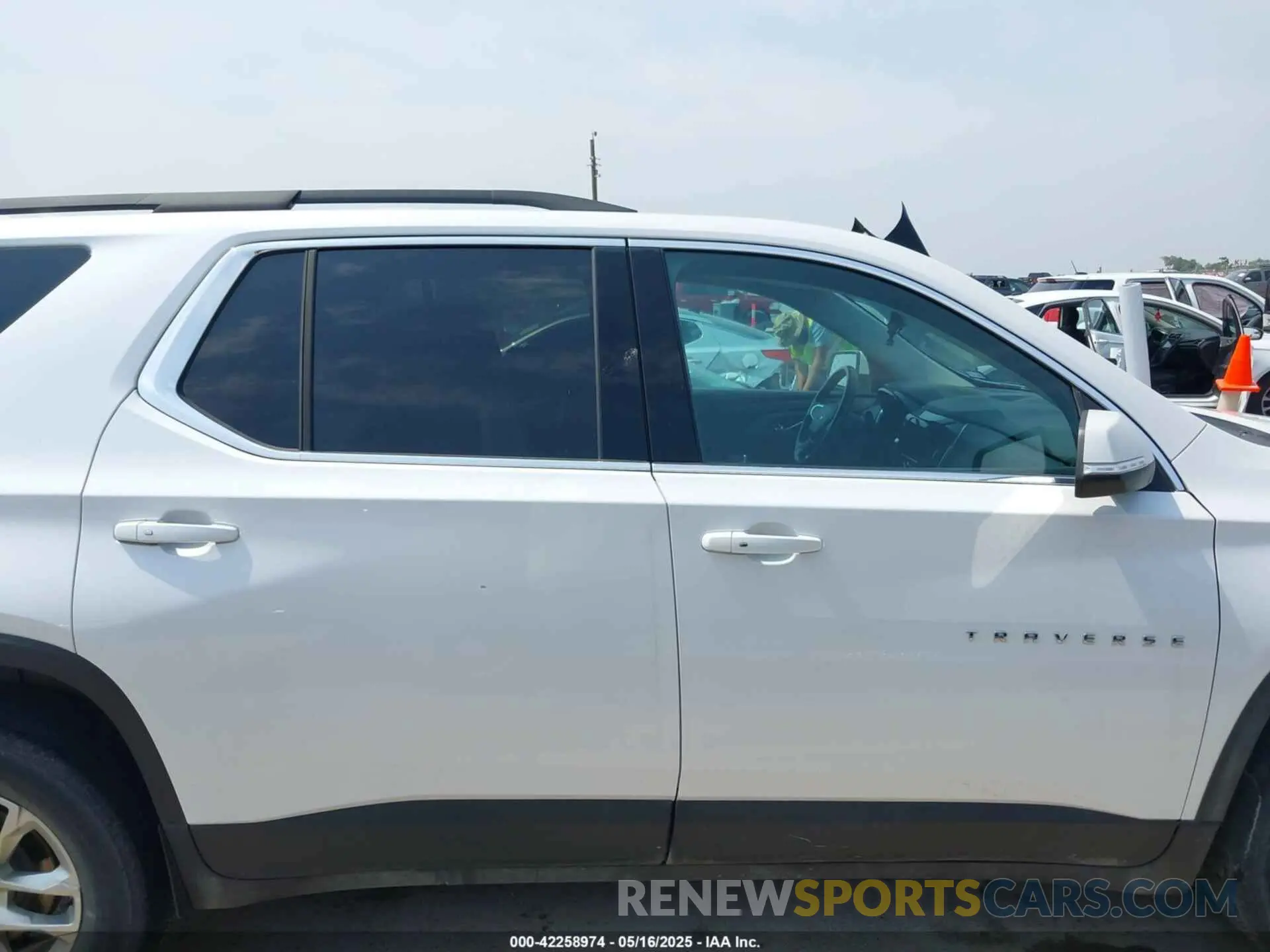 14 Photograph of a damaged car 1GNERGKW5MJ154989 CHEVROLET TRAVERSE 2021