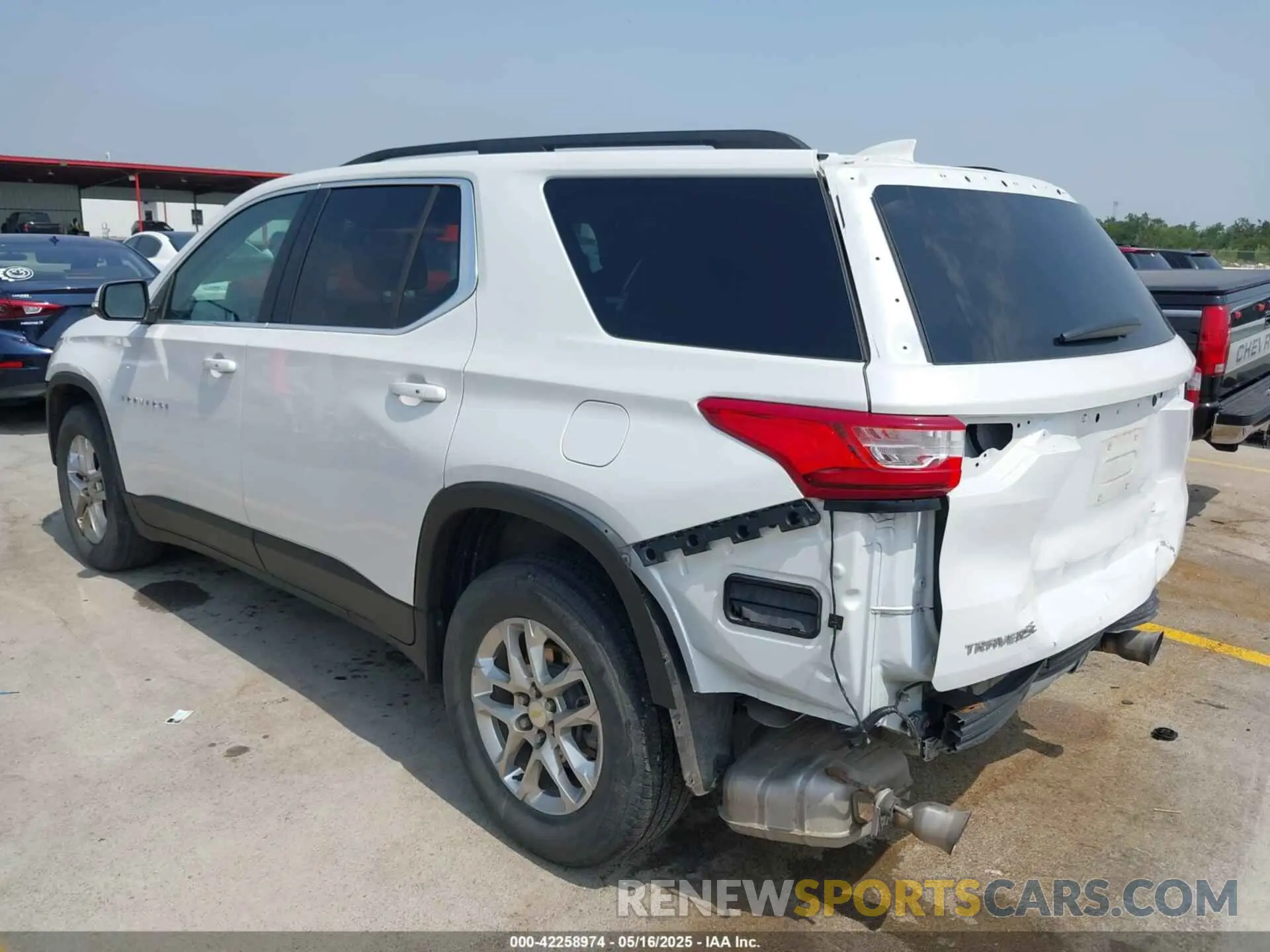 3 Photograph of a damaged car 1GNERGKW5MJ154989 CHEVROLET TRAVERSE 2021