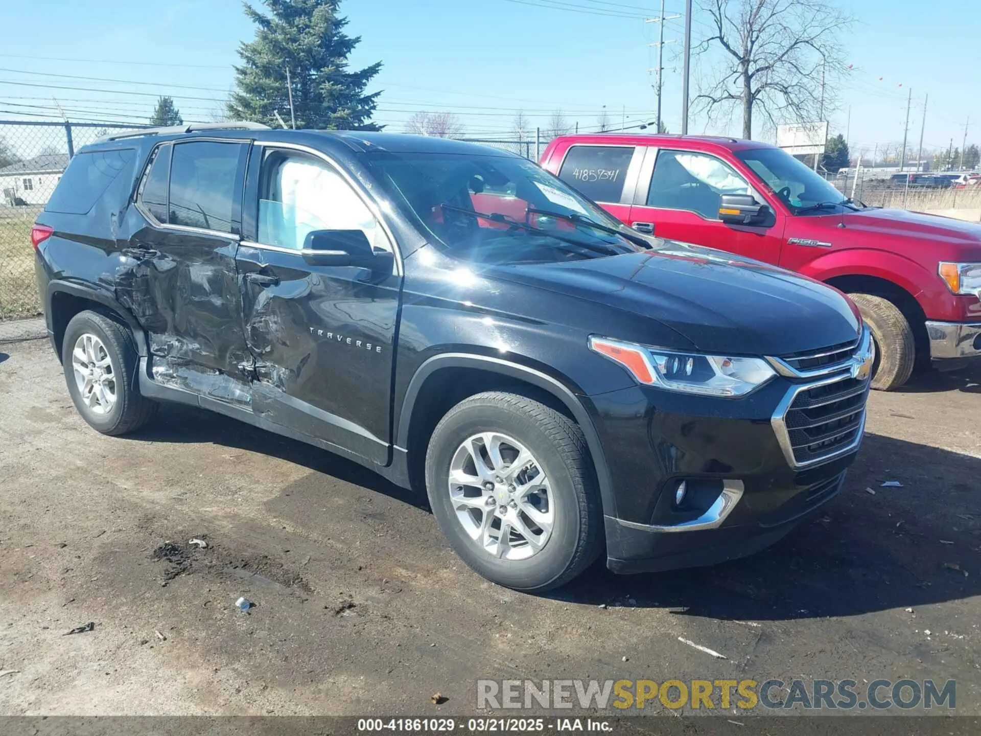 1 Photograph of a damaged car 1GNERGKW5MJ197065 CHEVROLET TRAVERSE 2021