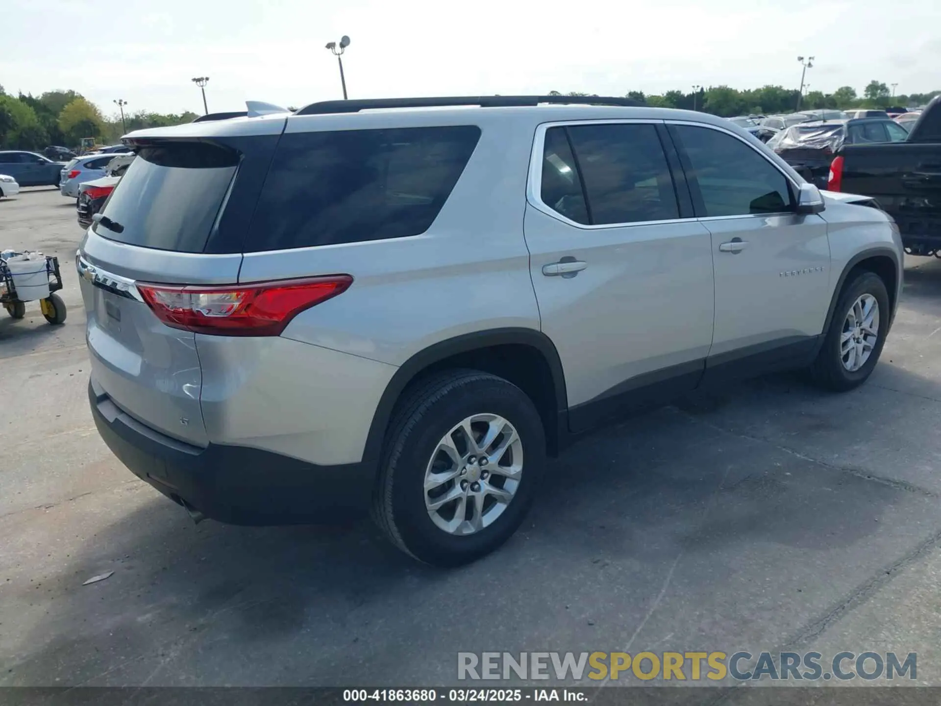 4 Photograph of a damaged car 1GNERGKW5MJ254932 CHEVROLET TRAVERSE 2021