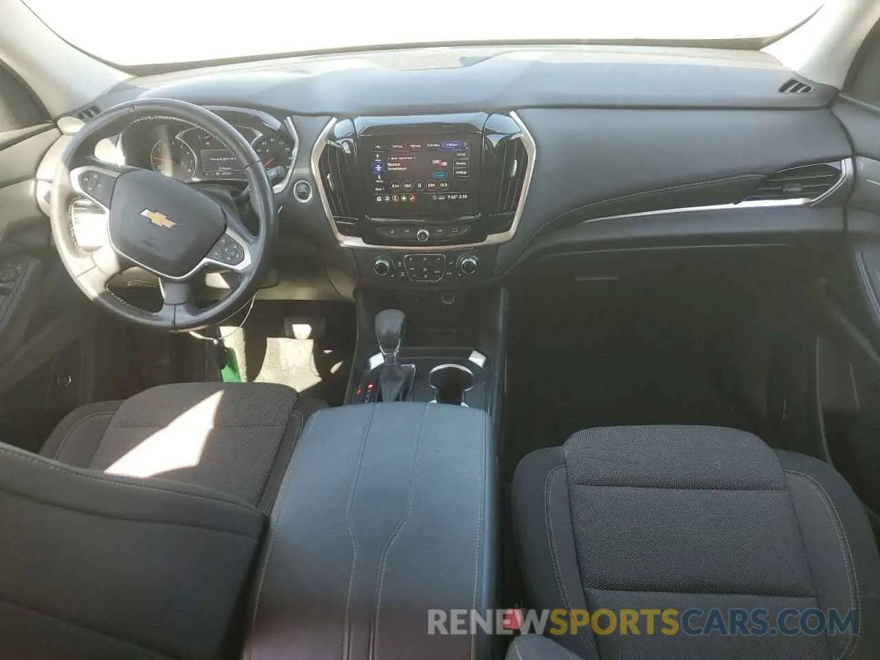 8 Photograph of a damaged car 1GNERGKW6MJ148425 CHEVROLET TRAVERSE 2021