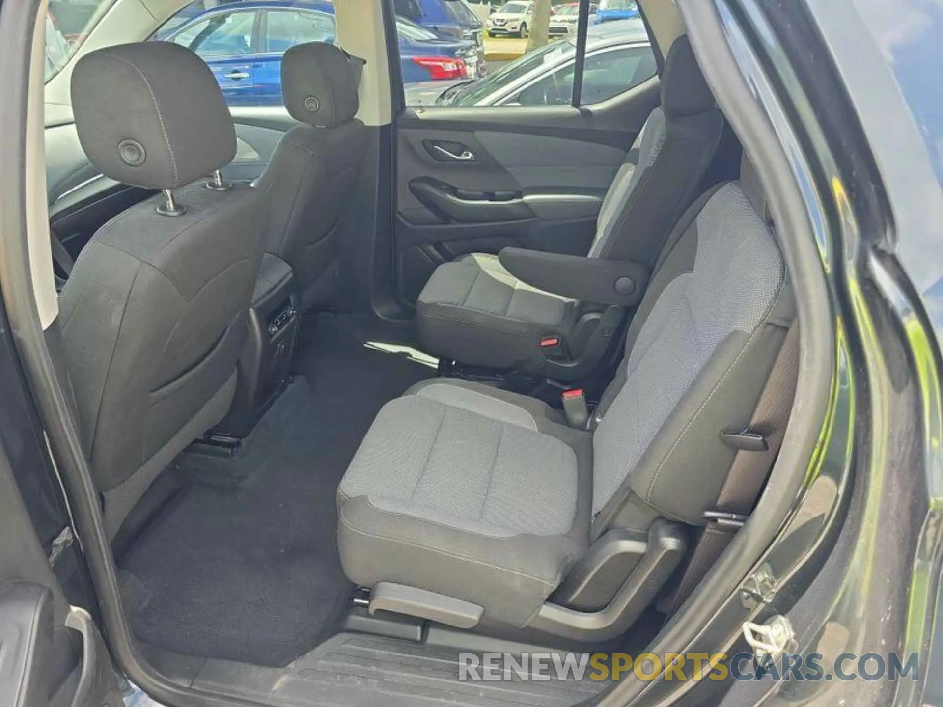 13 Photograph of a damaged car 1GNERGKW6MJ158355 CHEVROLET TRAVERSE 2021