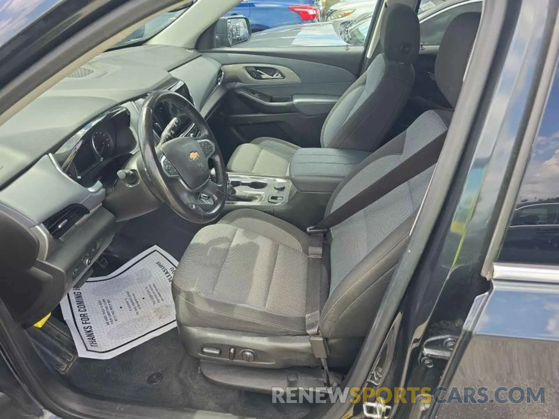 6 Photograph of a damaged car 1GNERGKW6MJ158355 CHEVROLET TRAVERSE 2021