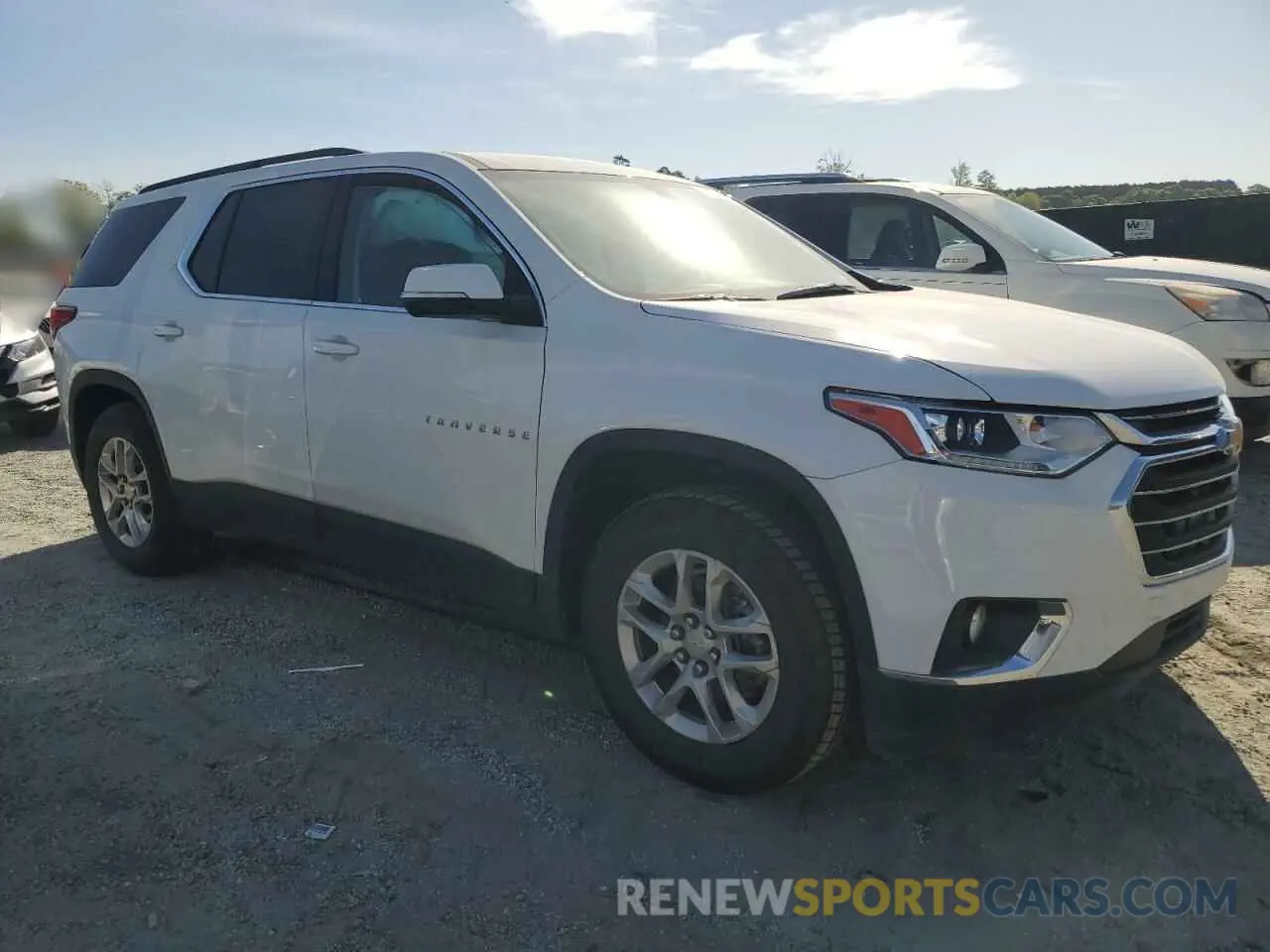 4 Photograph of a damaged car 1GNERGKW6MJ172384 CHEVROLET TRAVERSE 2021