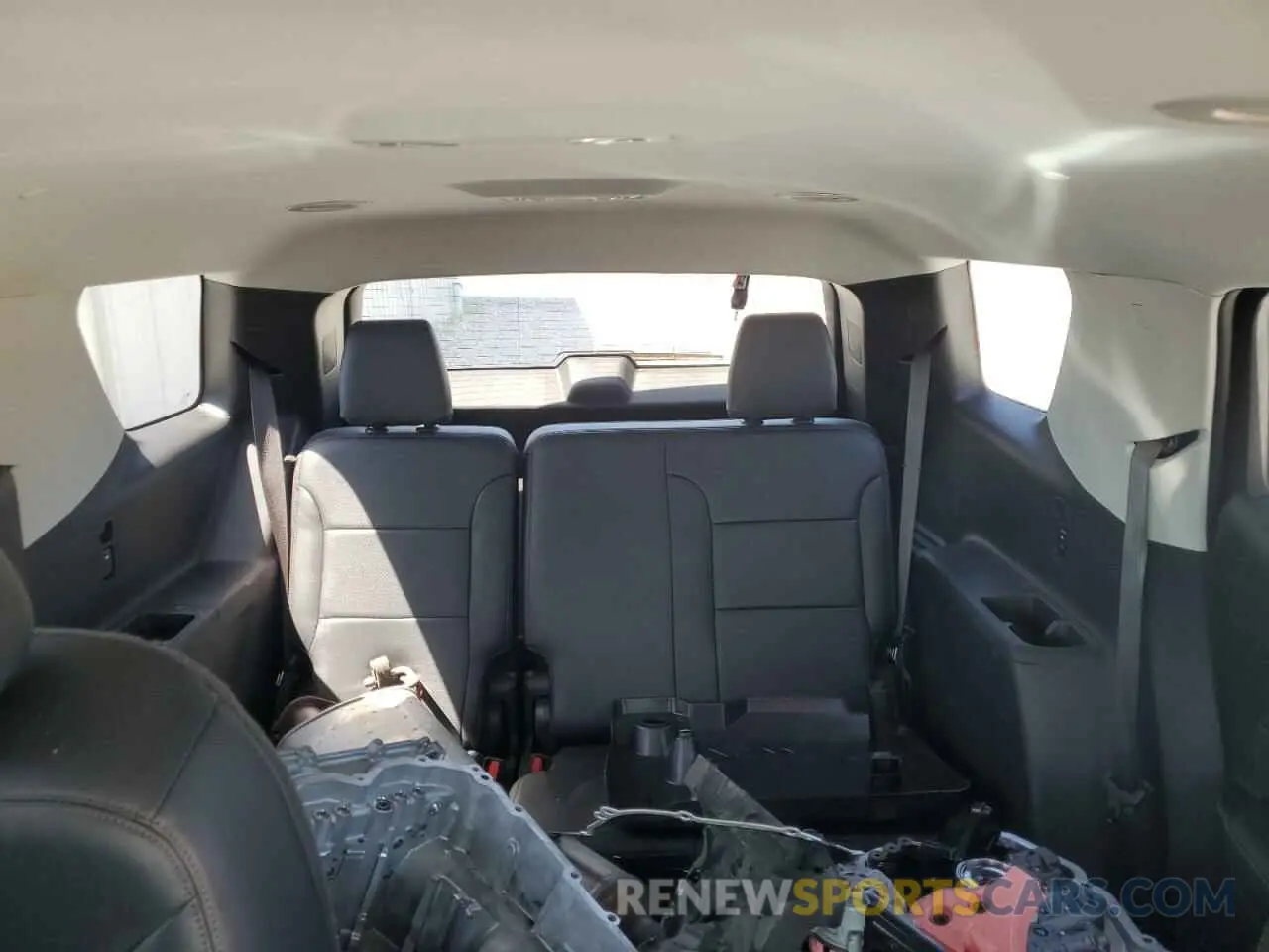 10 Photograph of a damaged car 1GNERGKW6MJ212463 CHEVROLET TRAVERSE 2021