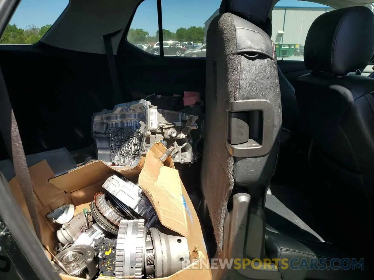 11 Photograph of a damaged car 1GNERGKW6MJ212463 CHEVROLET TRAVERSE 2021