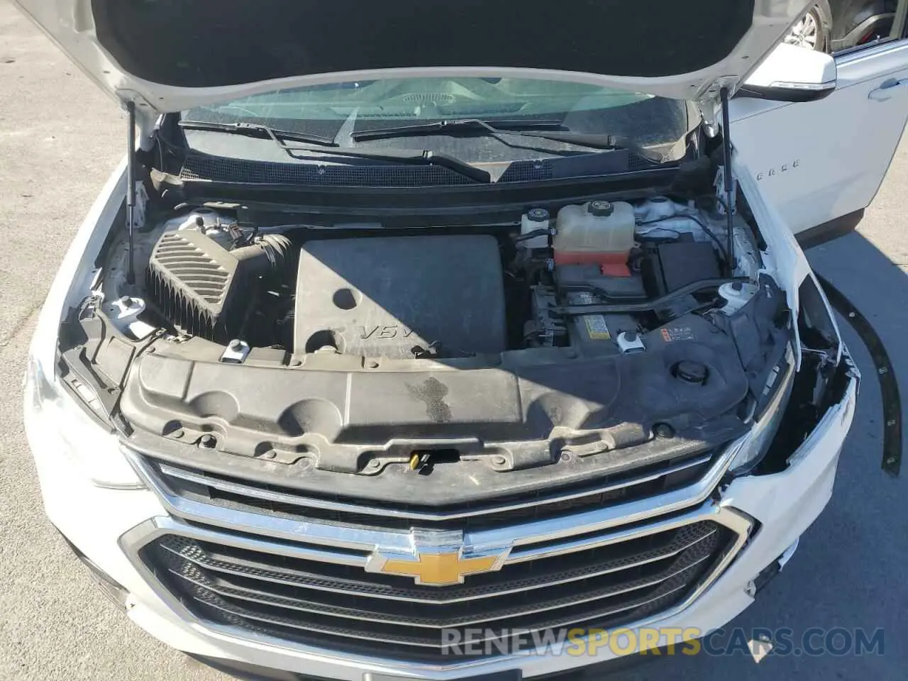 12 Photograph of a damaged car 1GNERGKW7MJ121573 CHEVROLET TRAVERSE 2021