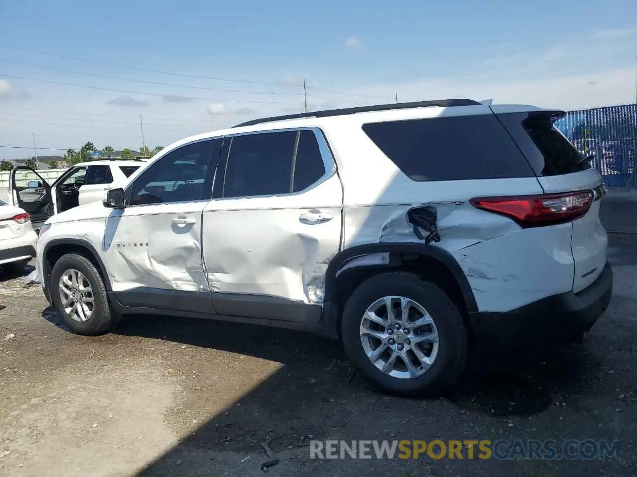 2 Photograph of a damaged car 1GNERGKW7MJ197357 CHEVROLET TRAVERSE 2021