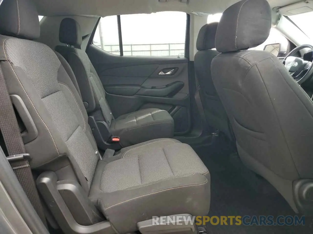 11 Photograph of a damaged car 1GNERGKW7MJ249943 CHEVROLET TRAVERSE 2021