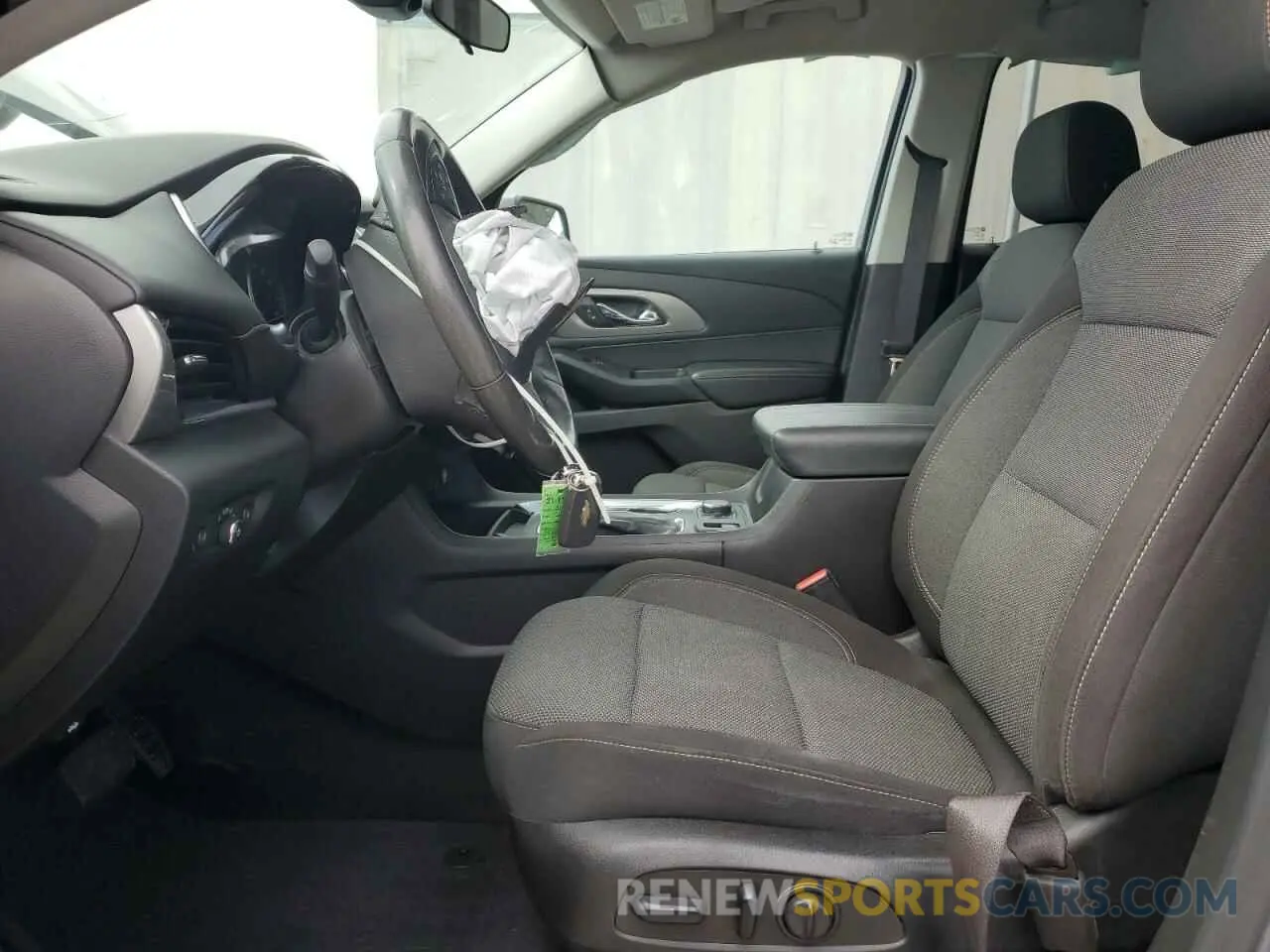 7 Photograph of a damaged car 1GNERGKW7MJ249943 CHEVROLET TRAVERSE 2021
