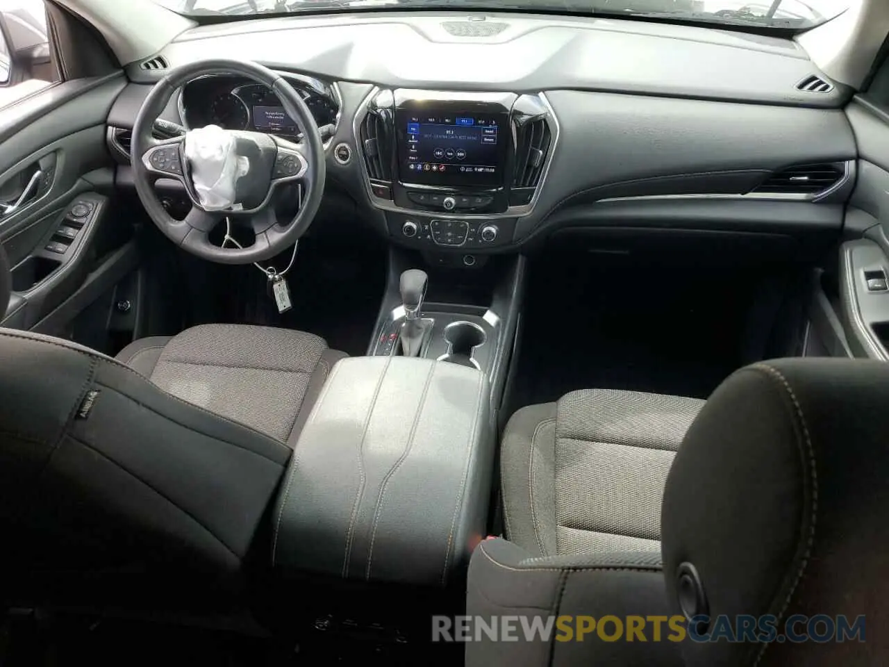8 Photograph of a damaged car 1GNERGKW7MJ249943 CHEVROLET TRAVERSE 2021