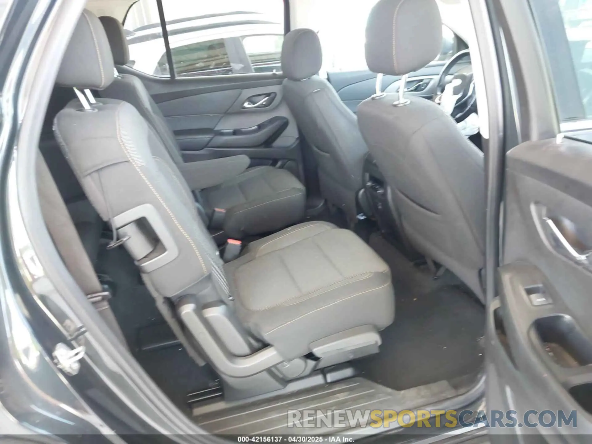 8 Photograph of a damaged car 1GNERGKW8MJ208513 CHEVROLET TRAVERSE 2021
