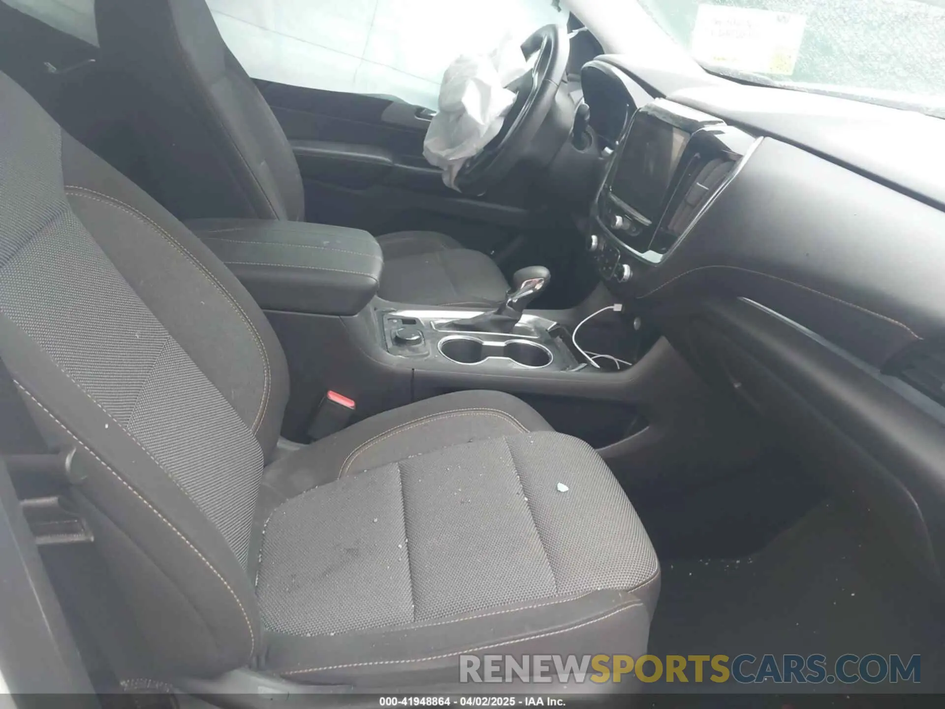 5 Photograph of a damaged car 1GNERGKW8MJ243343 CHEVROLET TRAVERSE 2021