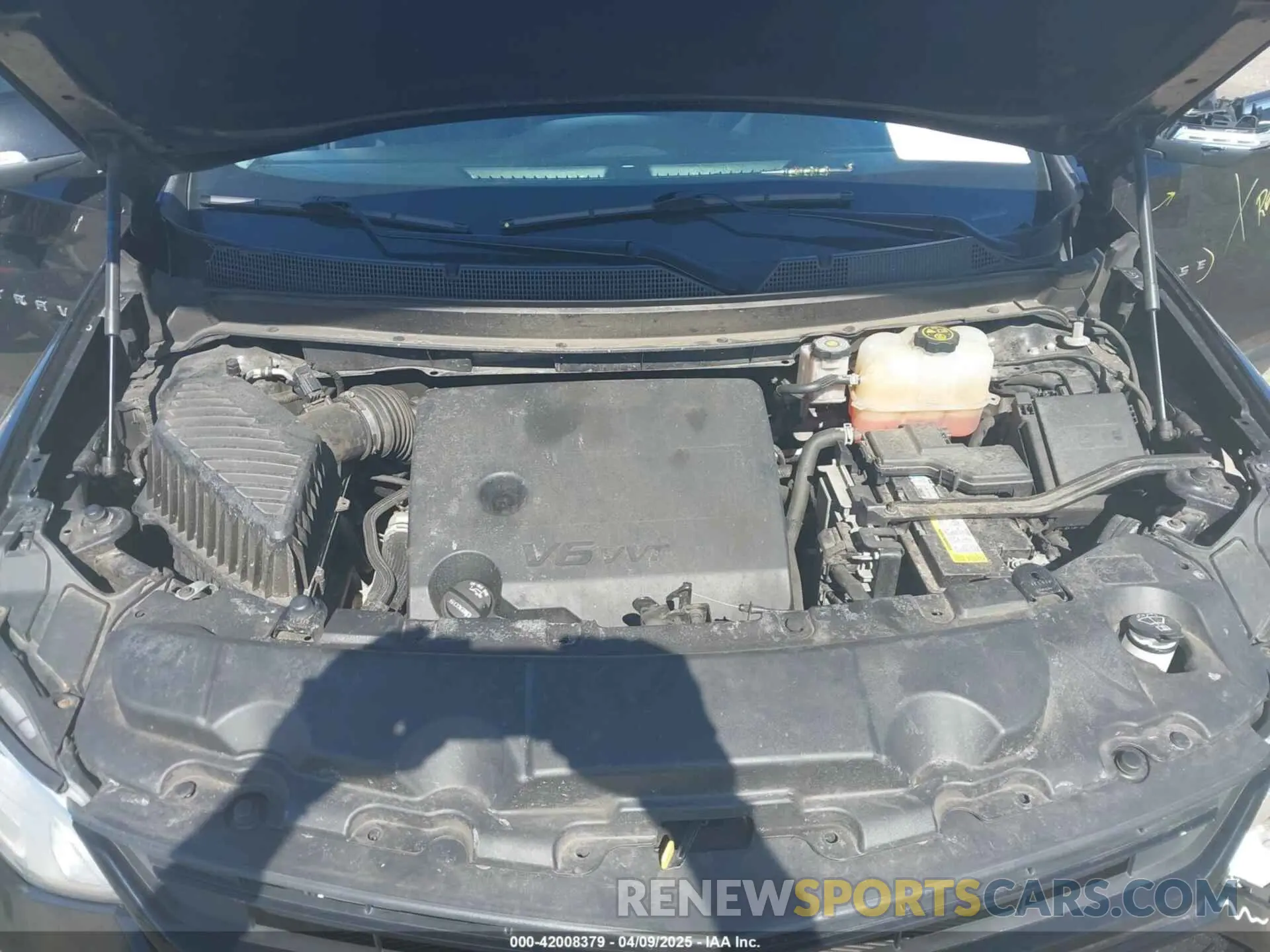 10 Photograph of a damaged car 1GNERGKW8MJ246758 CHEVROLET TRAVERSE 2021
