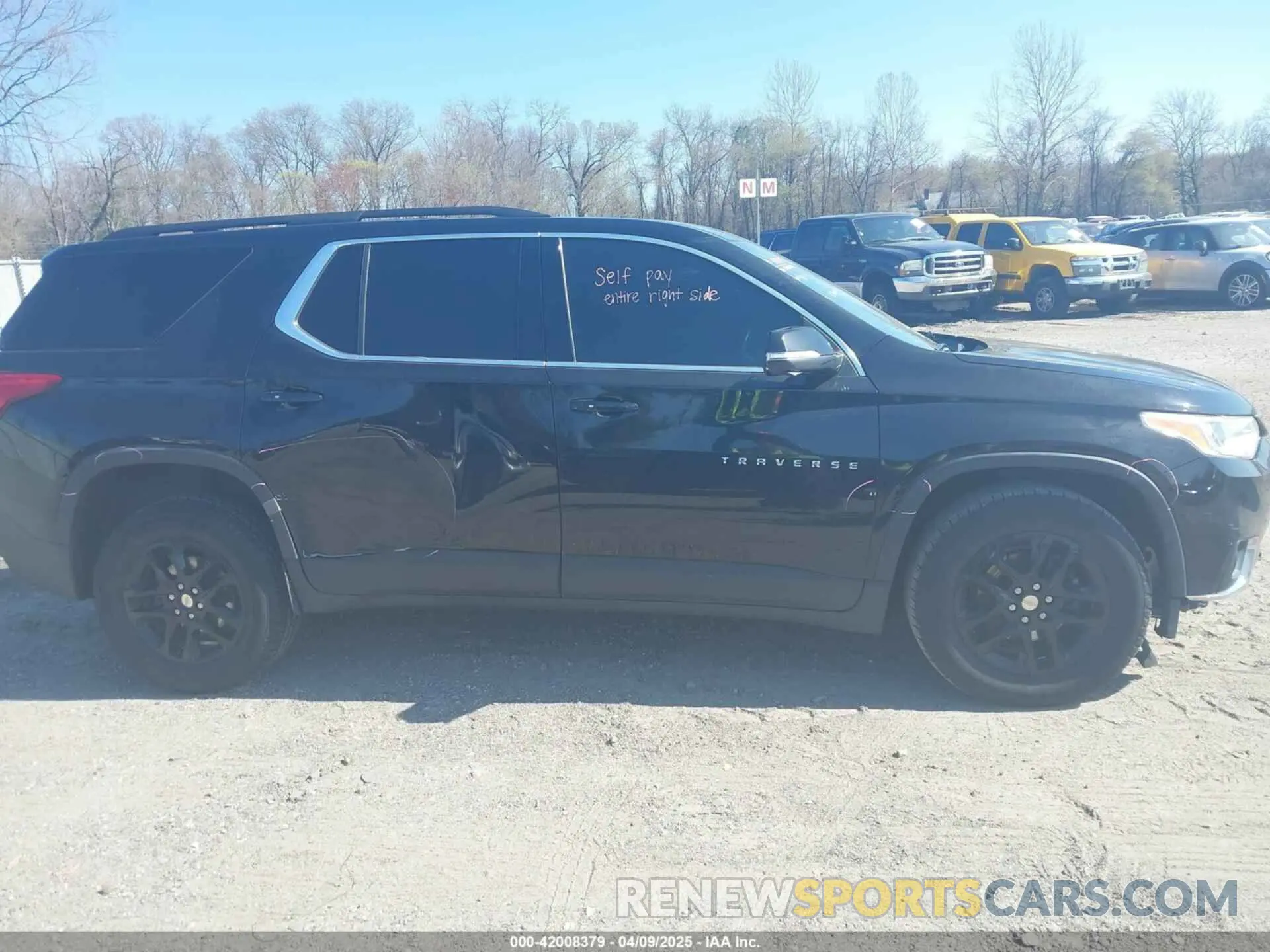 13 Photograph of a damaged car 1GNERGKW8MJ246758 CHEVROLET TRAVERSE 2021
