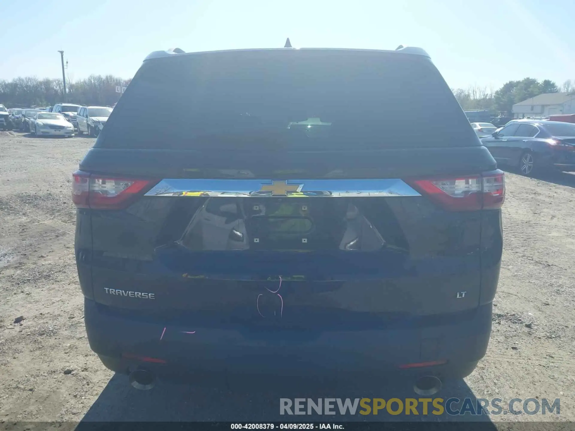 16 Photograph of a damaged car 1GNERGKW8MJ246758 CHEVROLET TRAVERSE 2021