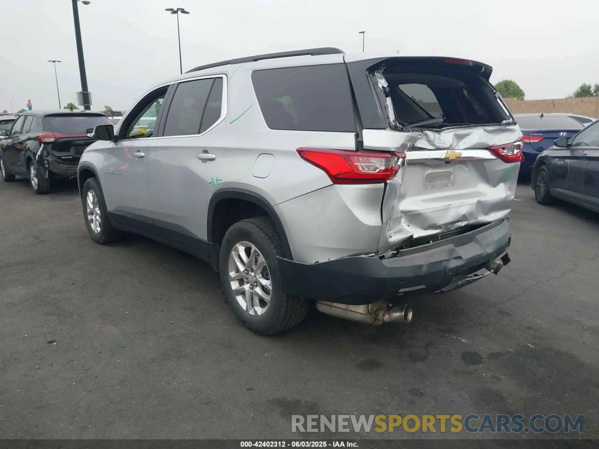 3 Photograph of a damaged car 1GNERGKW8MJ261406 CHEVROLET TRAVERSE 2021