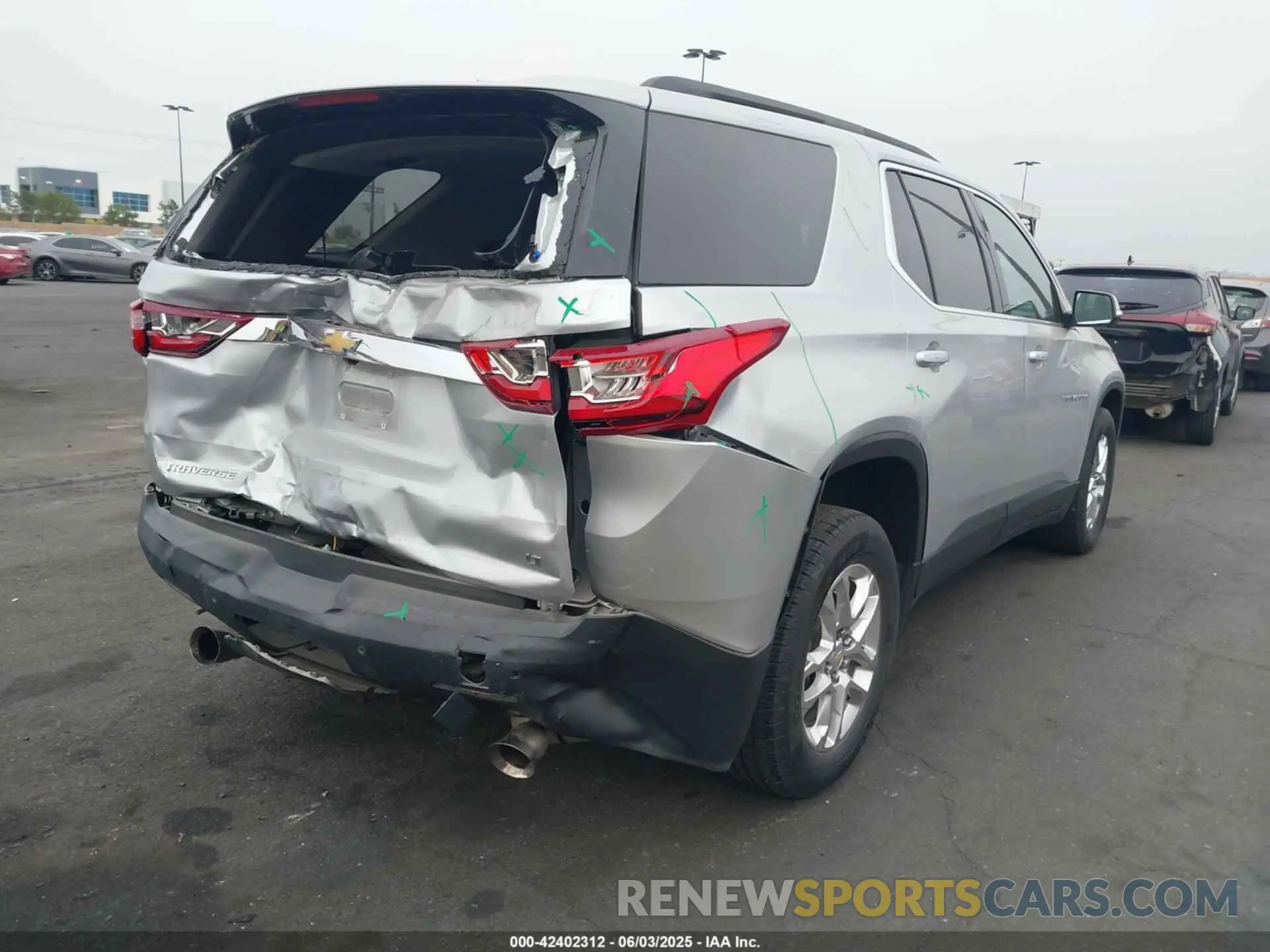 4 Photograph of a damaged car 1GNERGKW8MJ261406 CHEVROLET TRAVERSE 2021