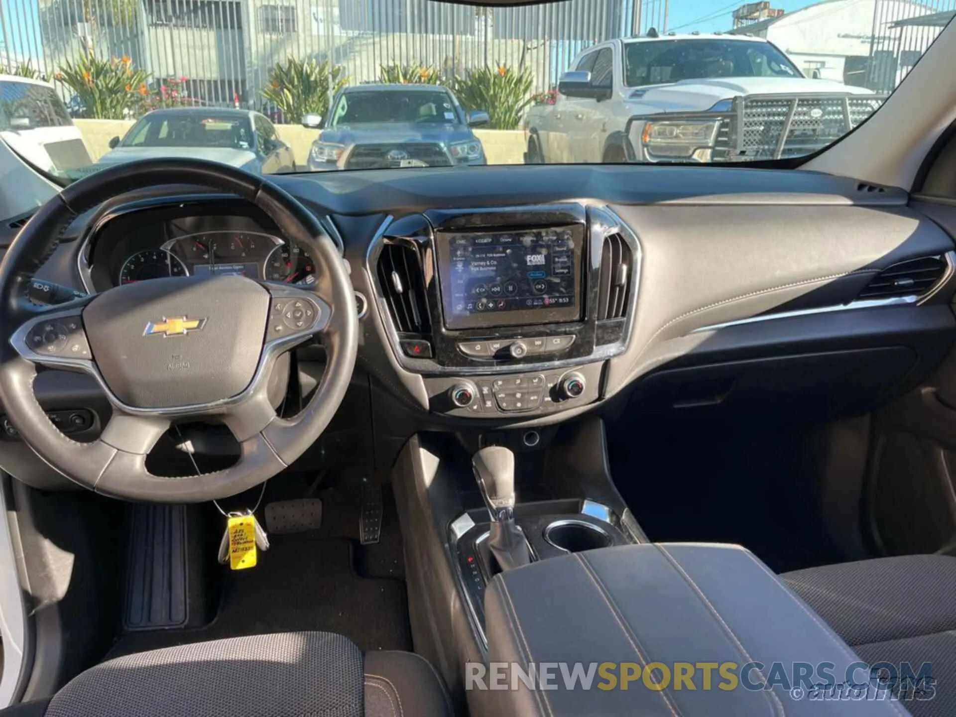 2 Photograph of a damaged car 1GNERGKW9MJ158818 CHEVROLET TRAVERSE 2021