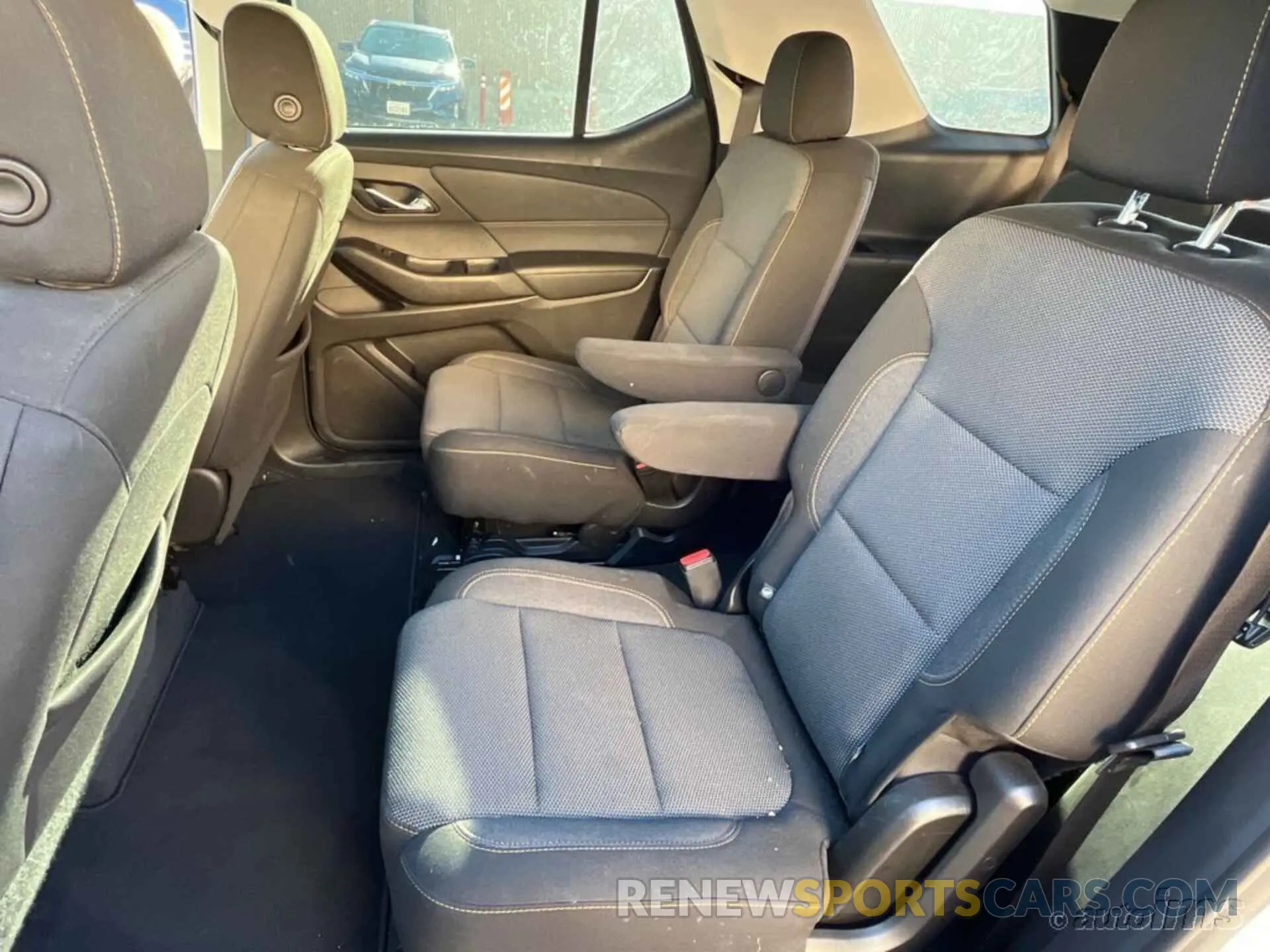 9 Photograph of a damaged car 1GNERGKW9MJ158818 CHEVROLET TRAVERSE 2021