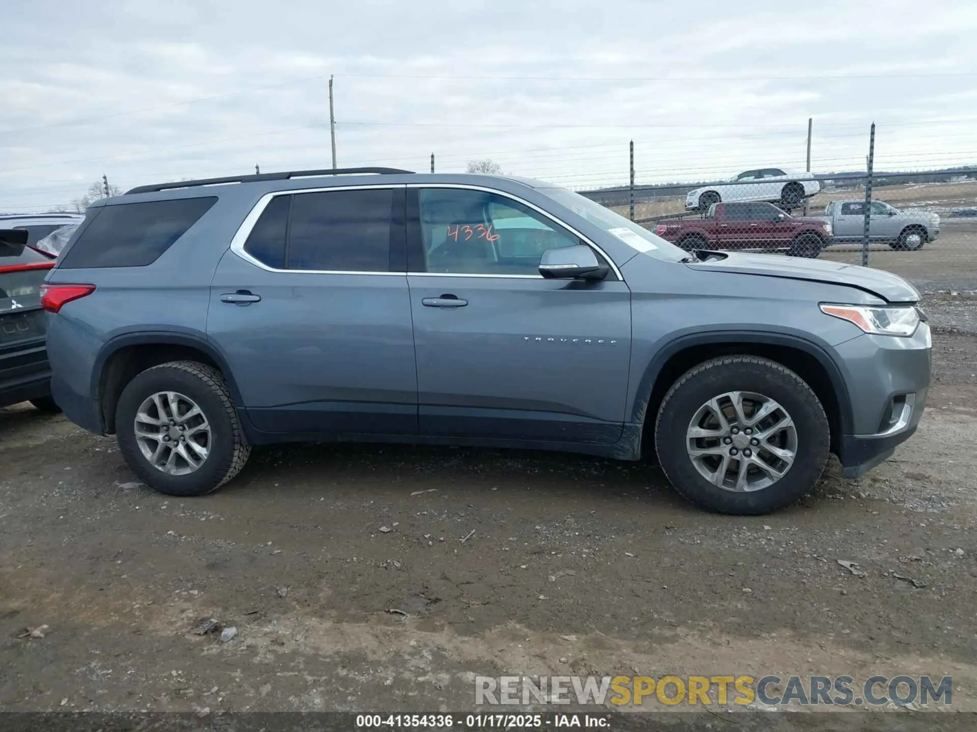 13 Photograph of a damaged car 1GNERGKW9MJ204194 CHEVROLET TRAVERSE 2021