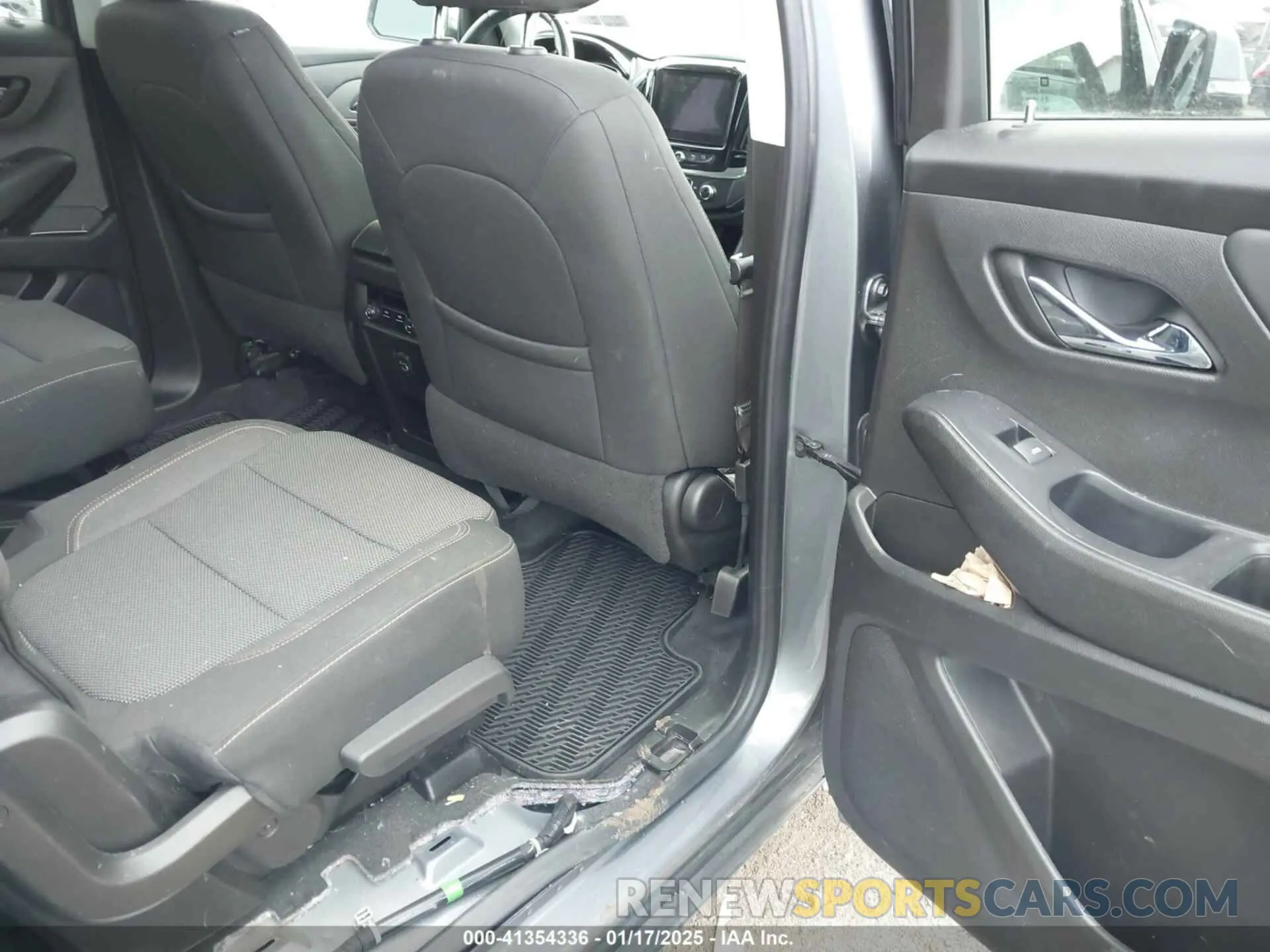 8 Photograph of a damaged car 1GNERGKW9MJ204194 CHEVROLET TRAVERSE 2021