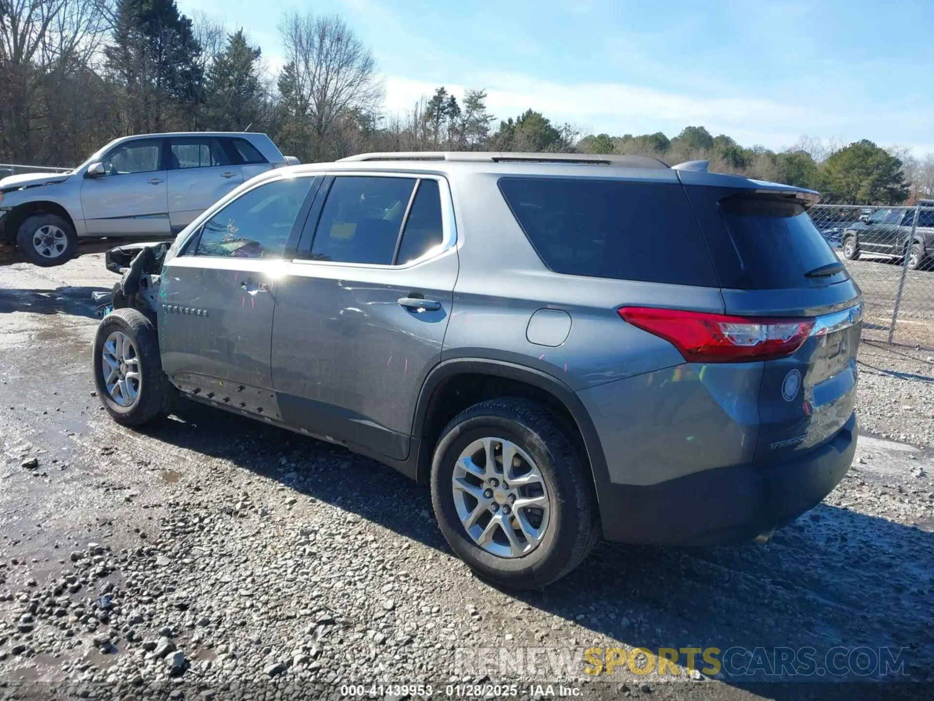 3 Photograph of a damaged car 1GNERGKW9MJ210996 CHEVROLET TRAVERSE 2021