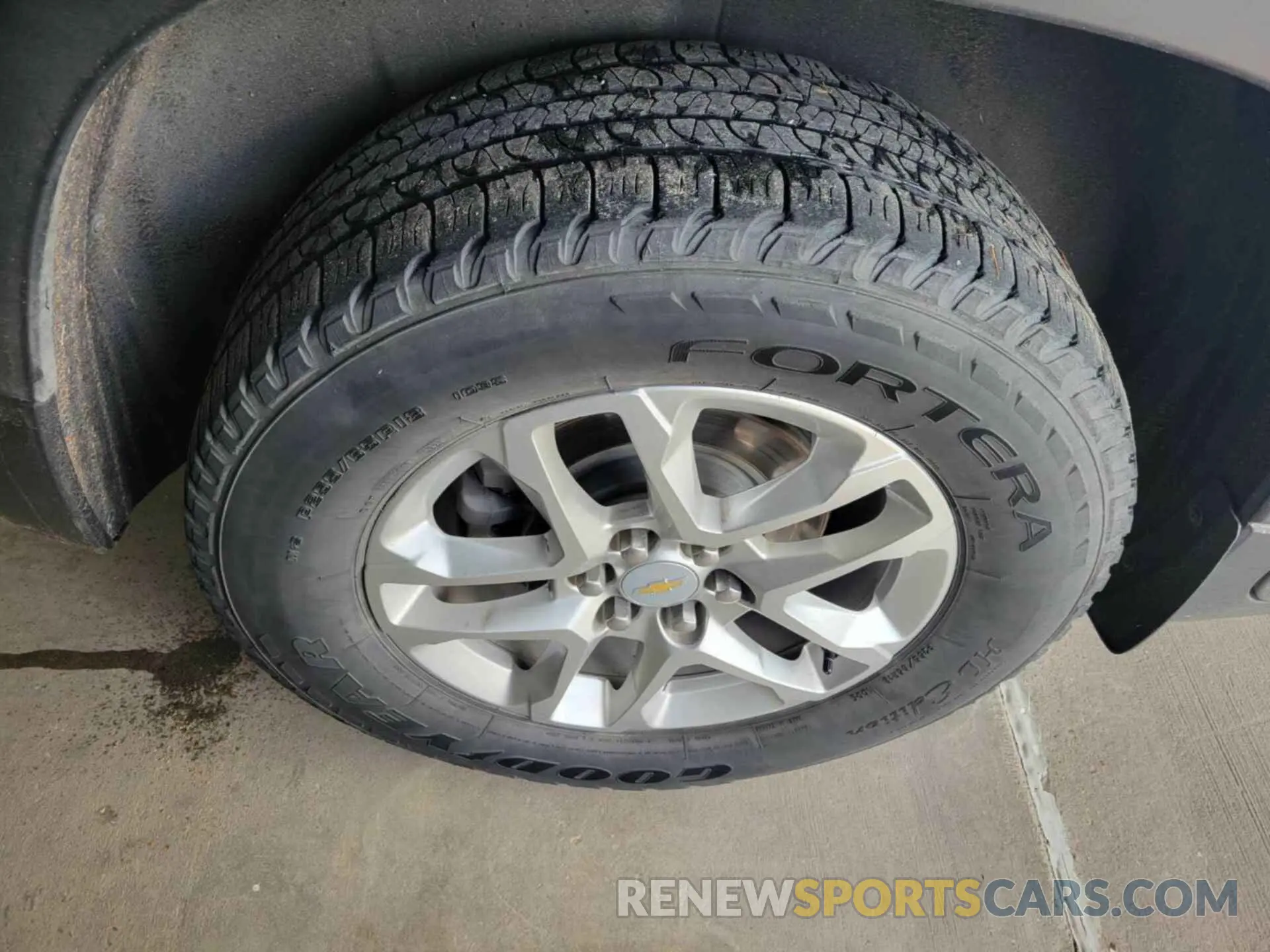 10 Photograph of a damaged car 1GNERGKWXMJ183260 CHEVROLET TRAVERSE 2021