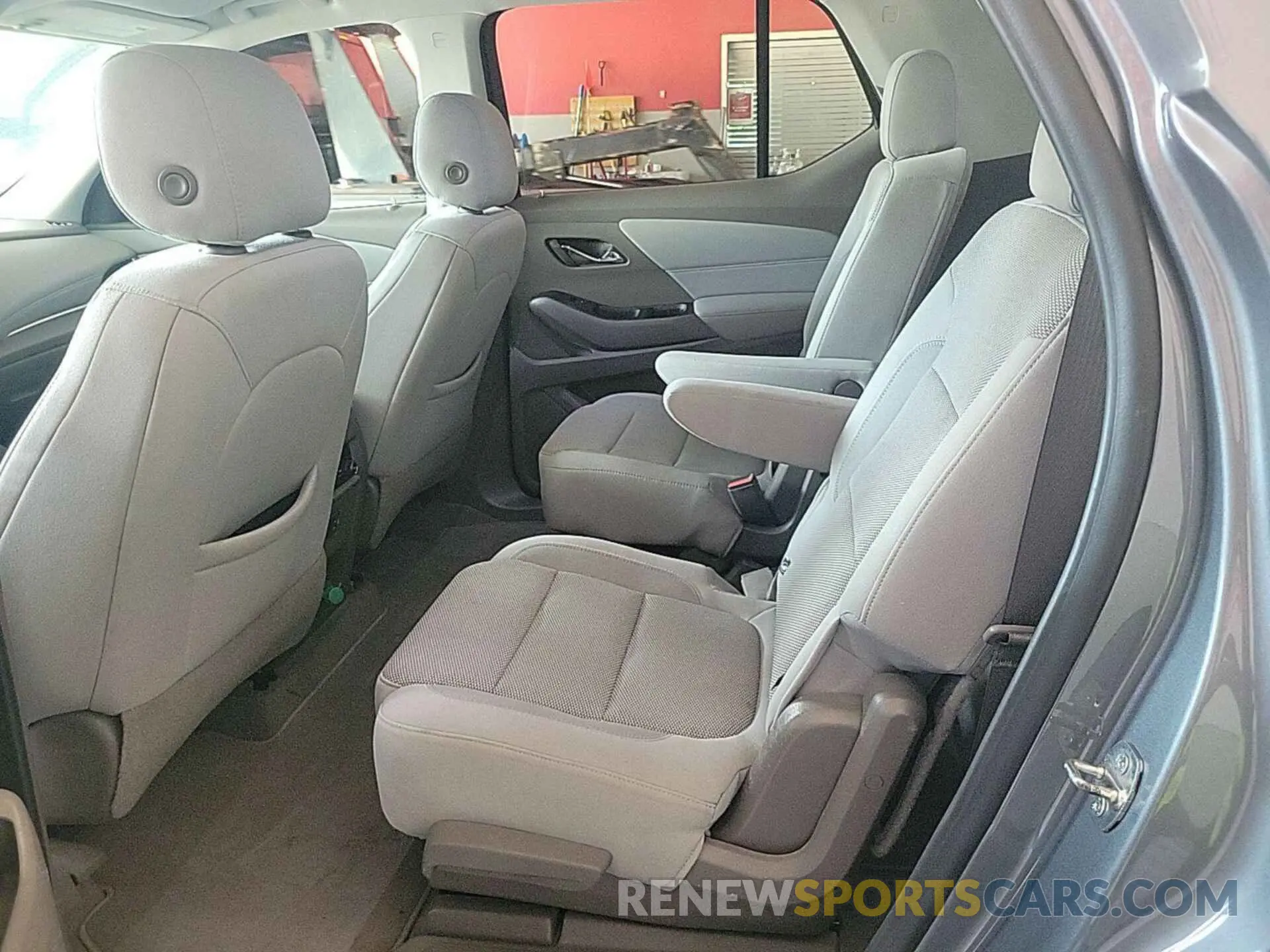 16 Photograph of a damaged car 1GNERGKWXMJ183260 CHEVROLET TRAVERSE 2021