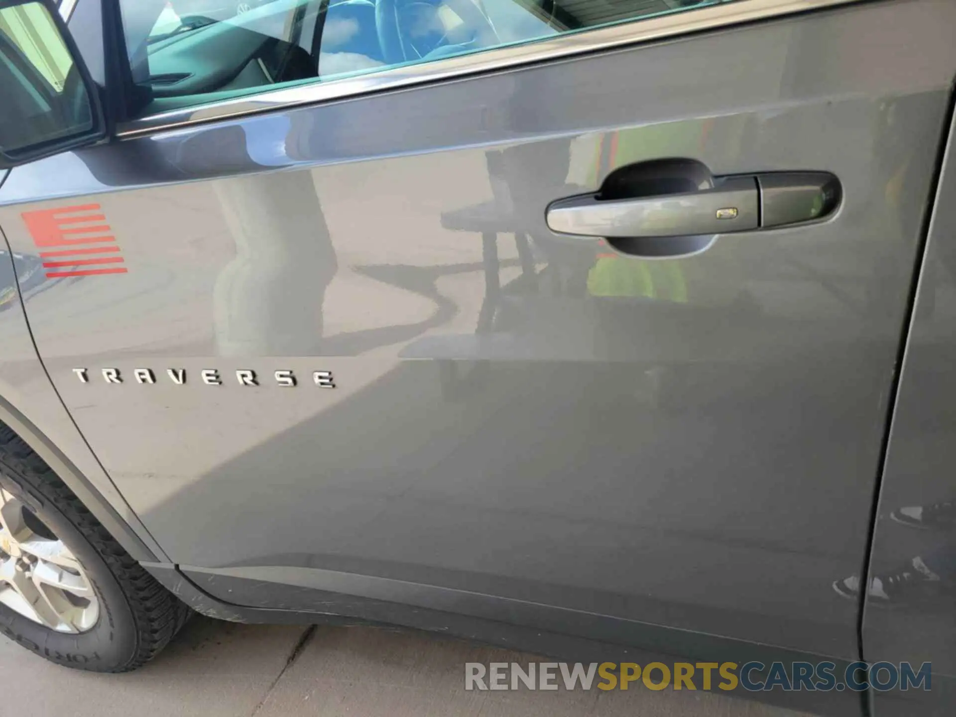 35 Photograph of a damaged car 1GNERGKWXMJ183260 CHEVROLET TRAVERSE 2021