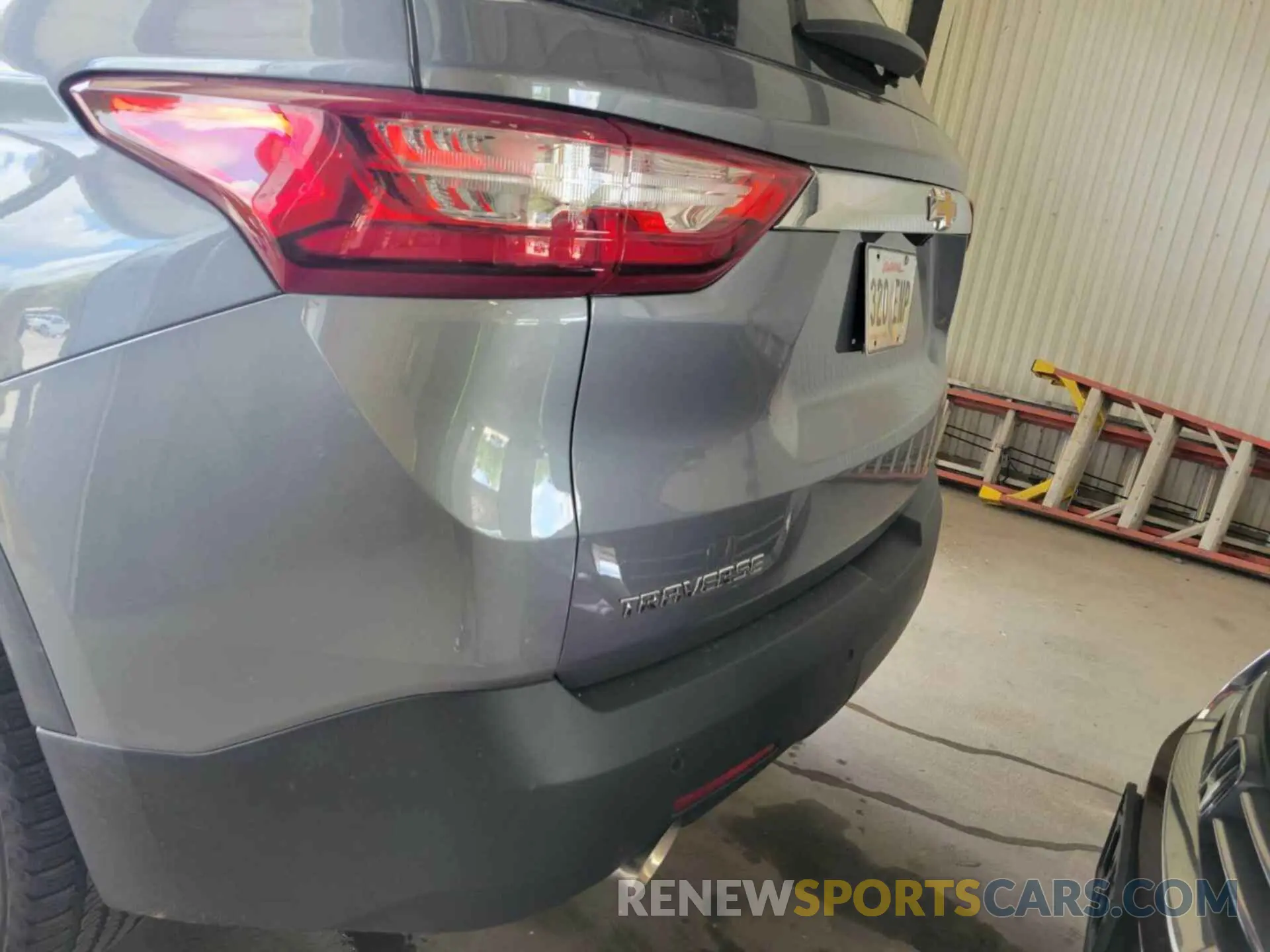 7 Photograph of a damaged car 1GNERGKWXMJ183260 CHEVROLET TRAVERSE 2021