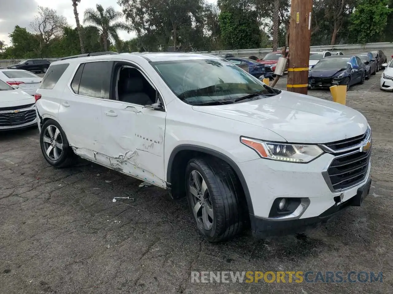 4 Photograph of a damaged car 1GNERHKW0MJ213033 CHEVROLET TRAVERSE 2021