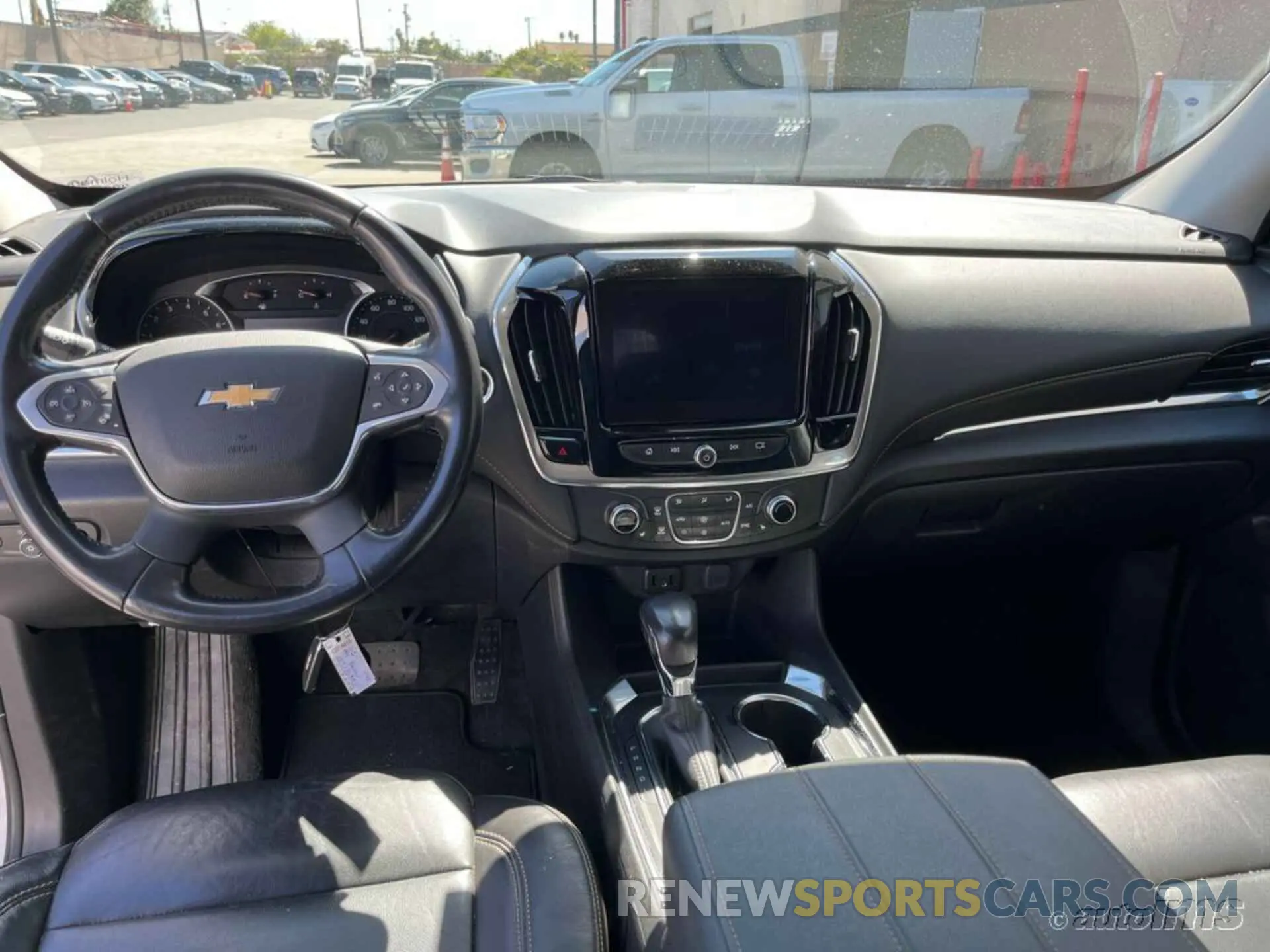 1 Photograph of a damaged car 1GNERHKW1MJ181905 CHEVROLET TRAVERSE 2021