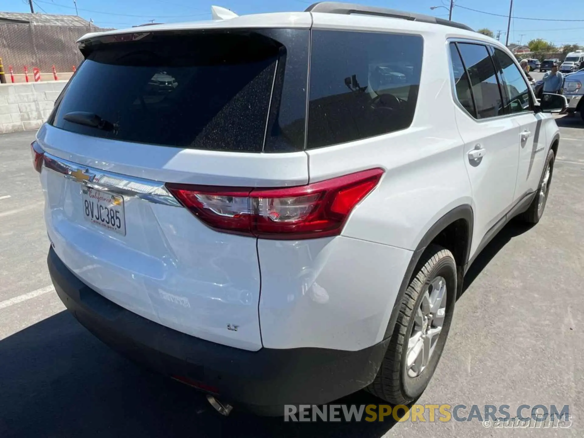 4 Photograph of a damaged car 1GNERHKW1MJ181905 CHEVROLET TRAVERSE 2021