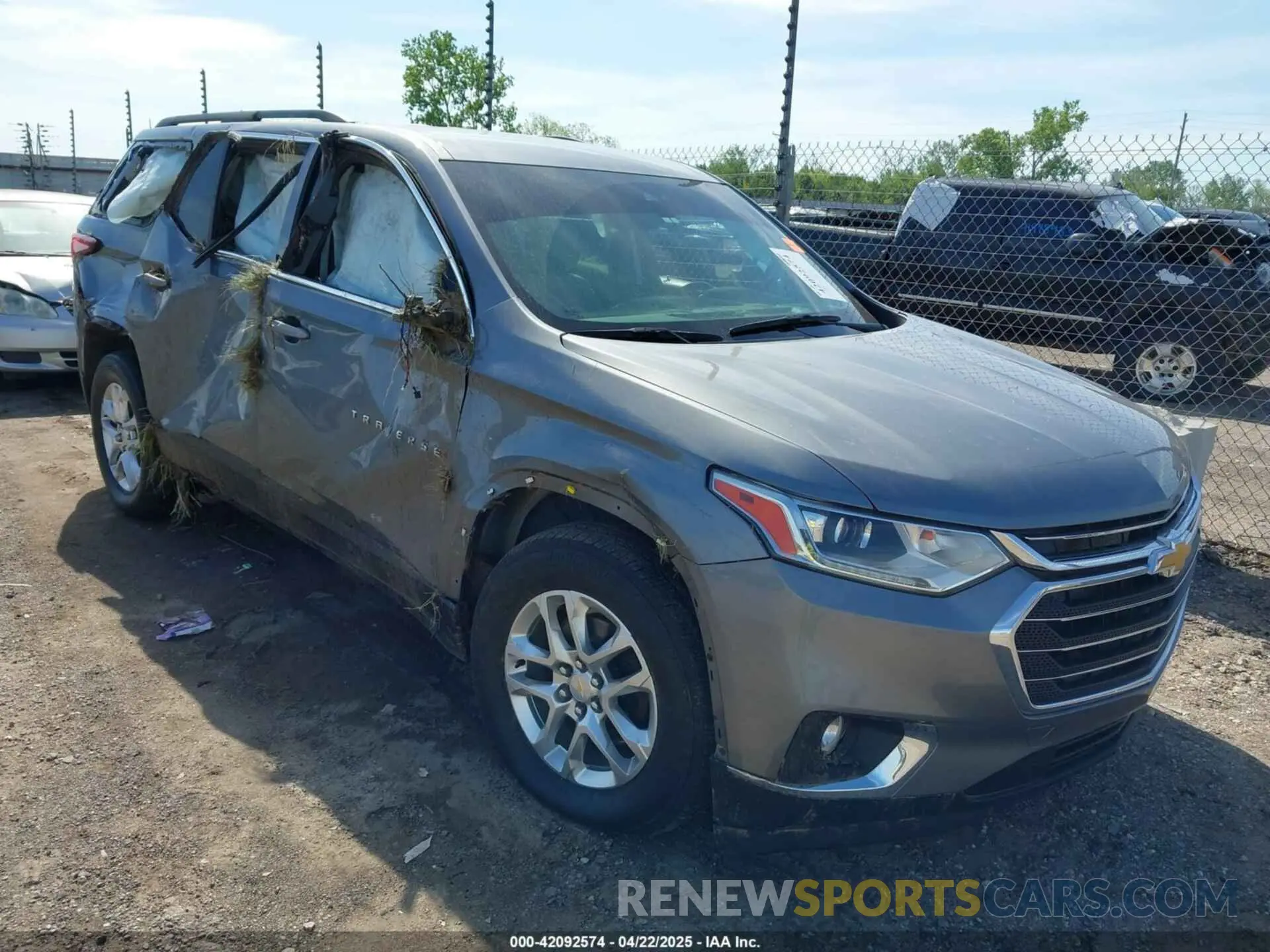 1 Photograph of a damaged car 1GNERHKW2MJ111197 CHEVROLET TRAVERSE 2021