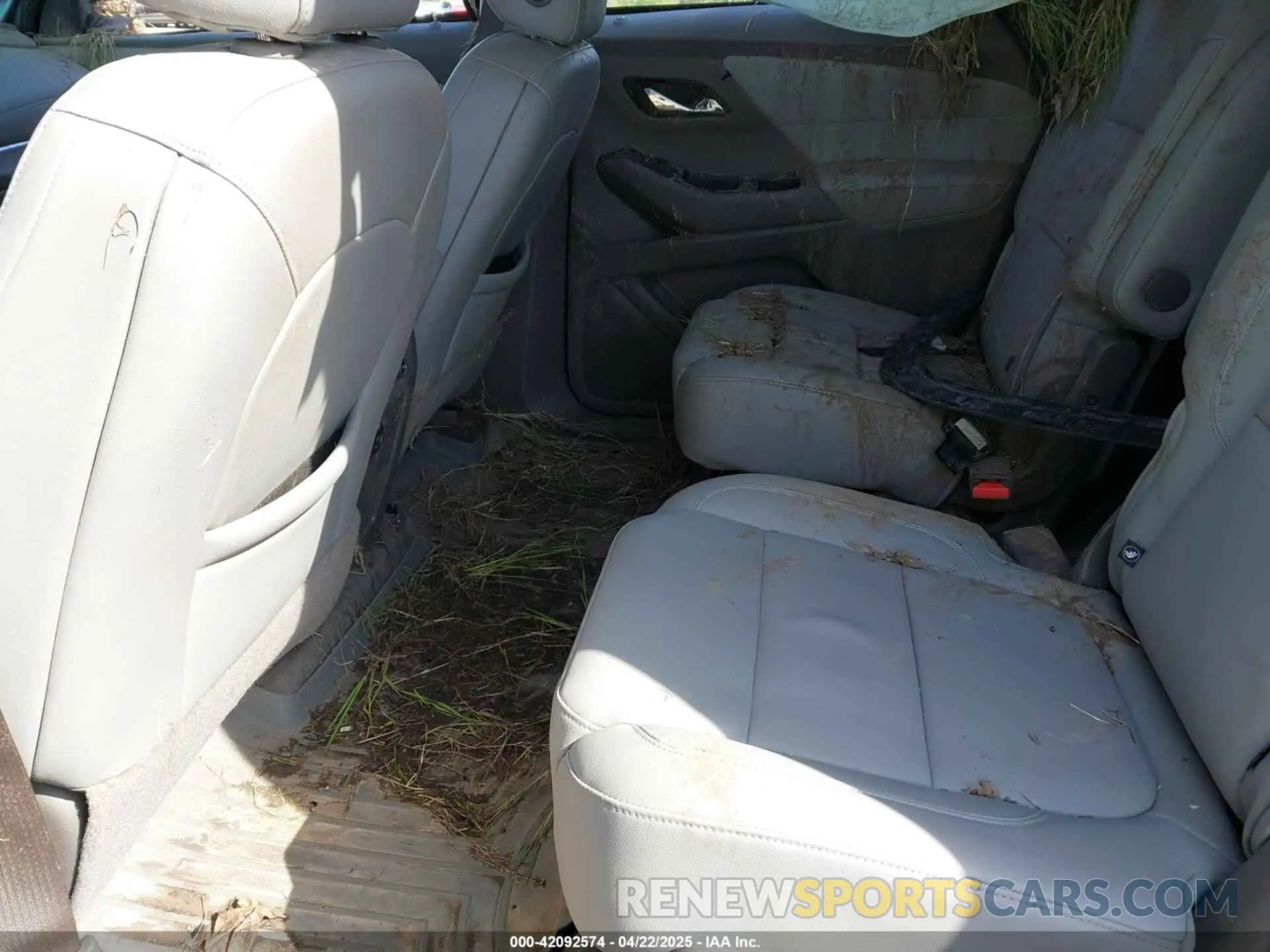 8 Photograph of a damaged car 1GNERHKW2MJ111197 CHEVROLET TRAVERSE 2021