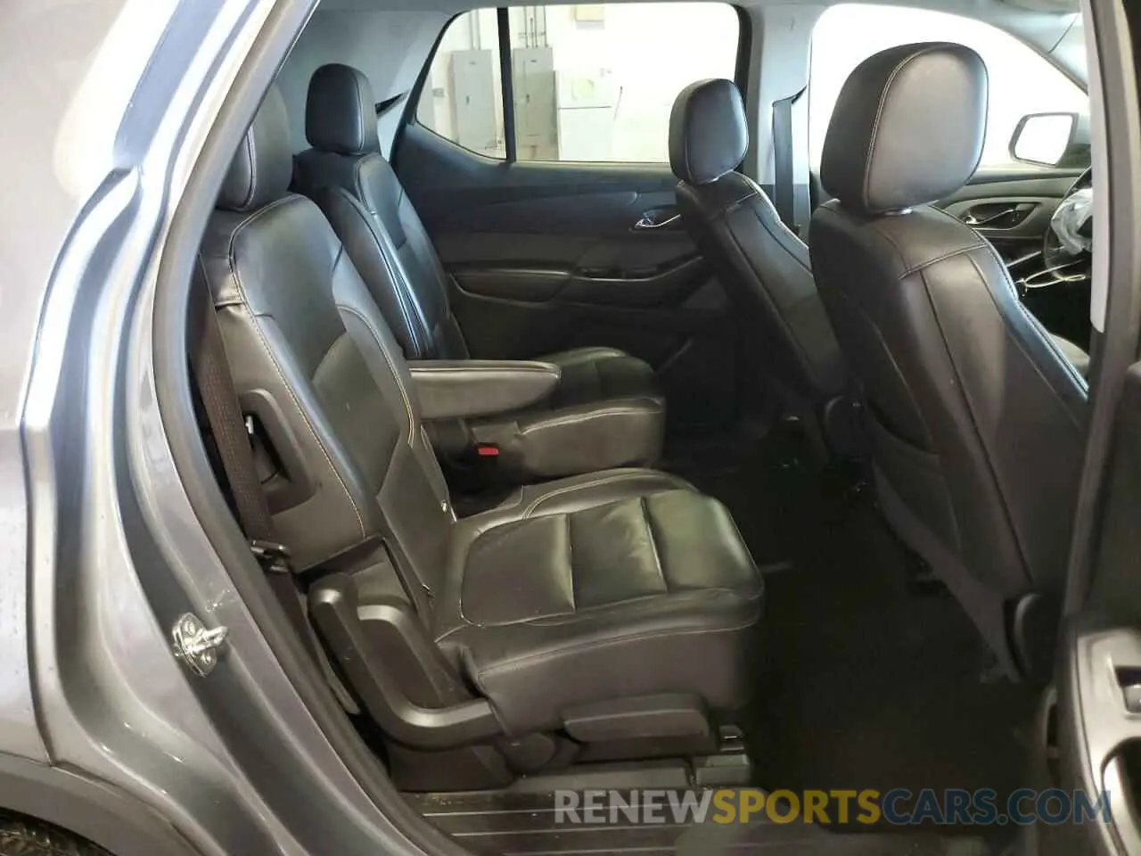 11 Photograph of a damaged car 1GNERHKW2MJ213051 CHEVROLET TRAVERSE 2021