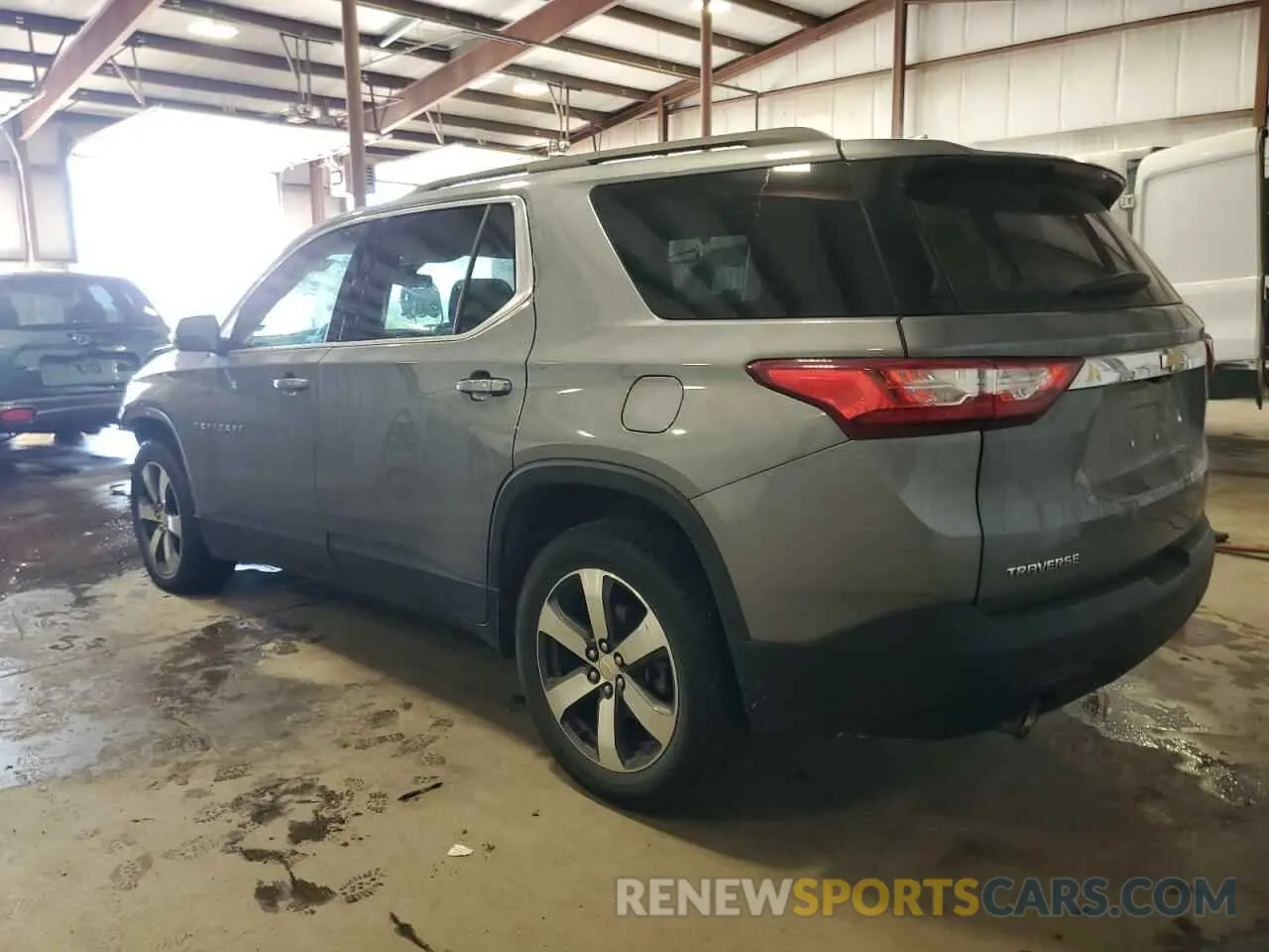 2 Photograph of a damaged car 1GNERHKW2MJ213051 CHEVROLET TRAVERSE 2021